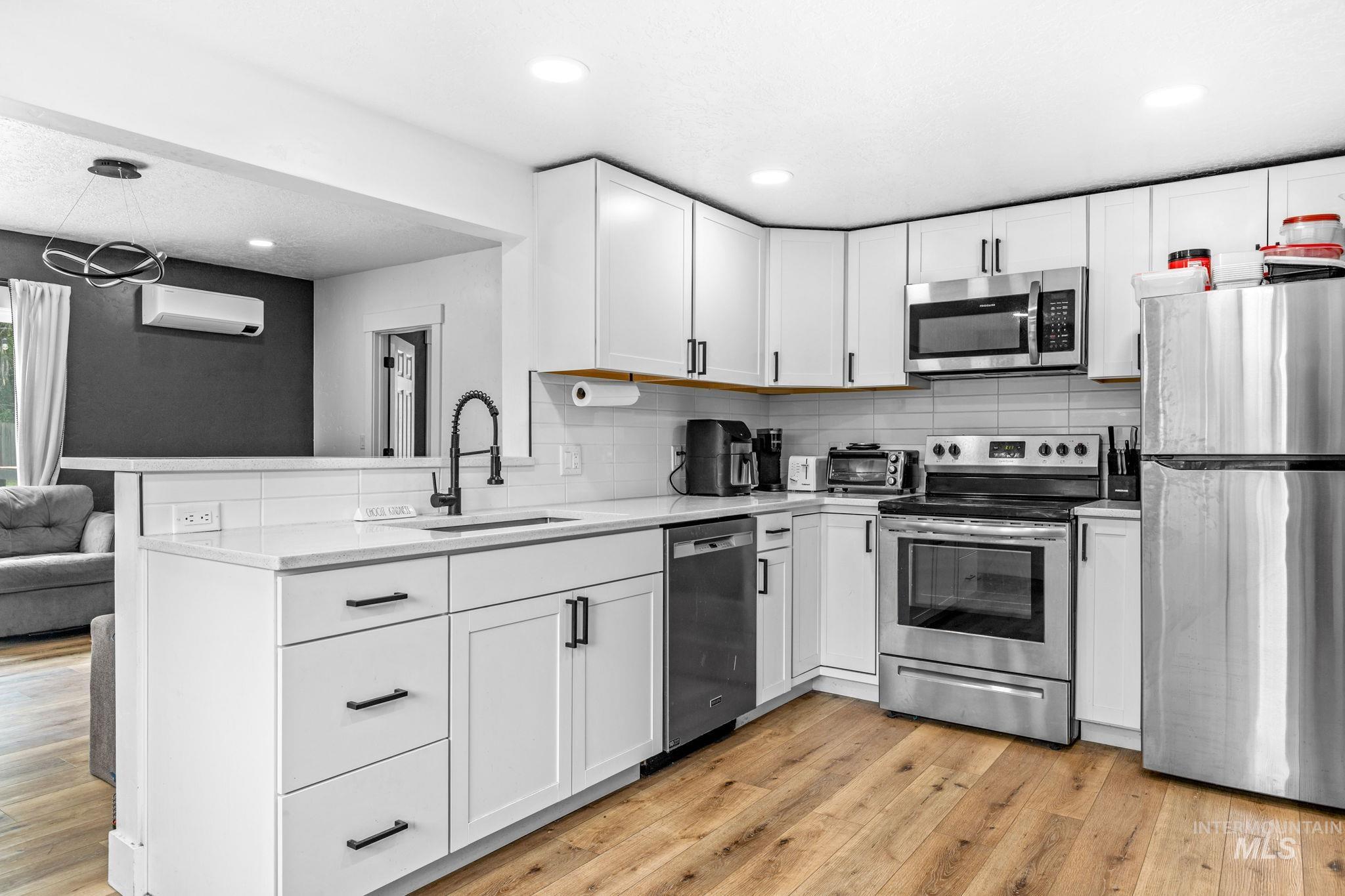 1304 S Columbus Street, Boise, Idaho 83705, 3 Bedrooms, 2 Bathrooms, Residential For Sale, Price $534,900,MLS 98989770