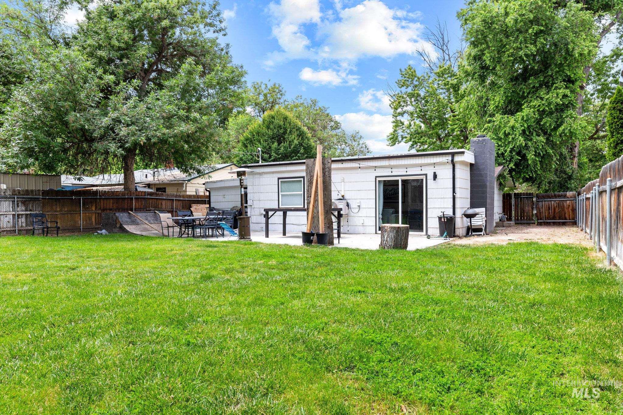 1304 S Columbus Street, Boise, Idaho 83705, 3 Bedrooms, 2 Bathrooms, Residential Income For Sale, Price $534,900,MLS 98989772
