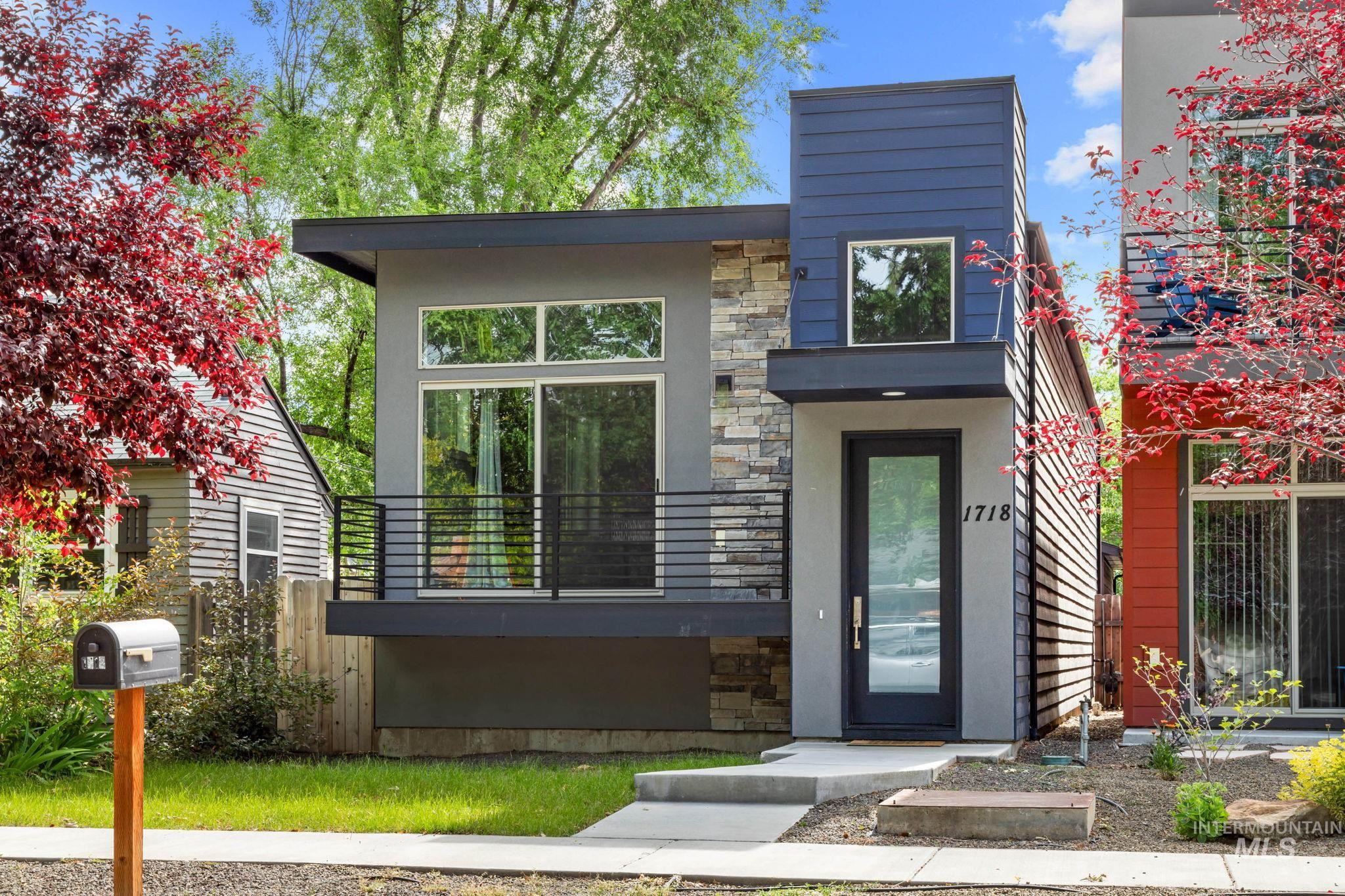 1718 S Michigan Ave, Boise, Idaho 83706, 3 Bedrooms, 2.5 Bathrooms, Residential Income For Sale, Price $650,000,MLS 98989773