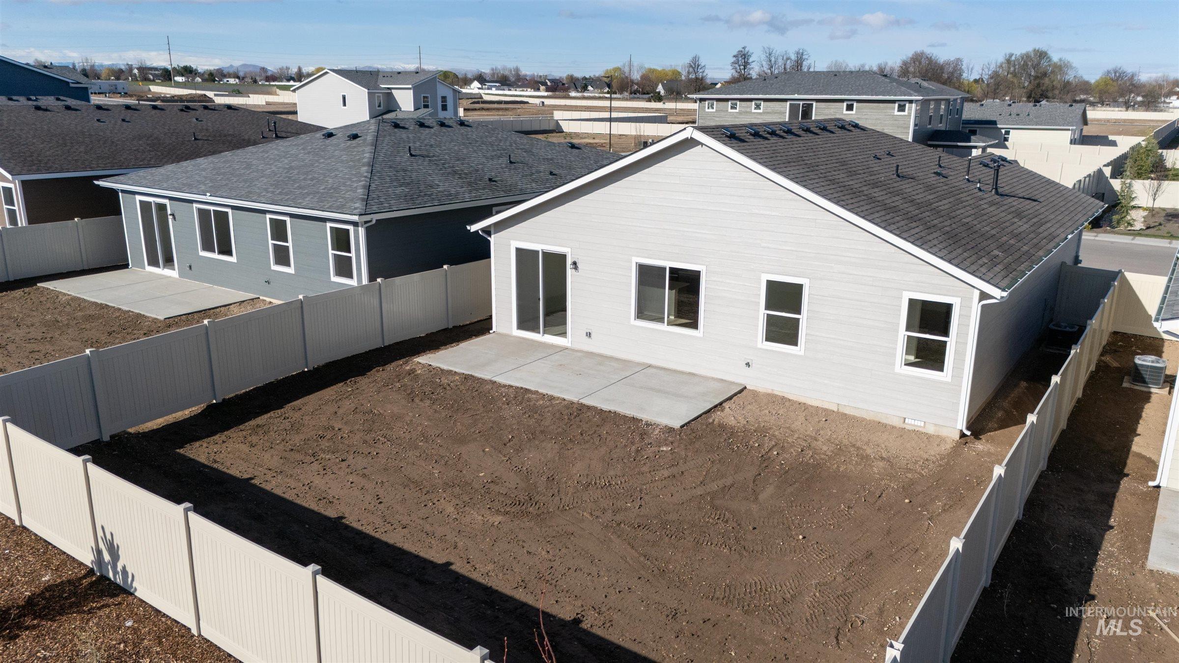 11210 Caribou Ridge Dr, Caldwell, Idaho 83605, 3 Bedrooms, 2 Bathrooms, Residential For Sale, Price $370,990, 98989774