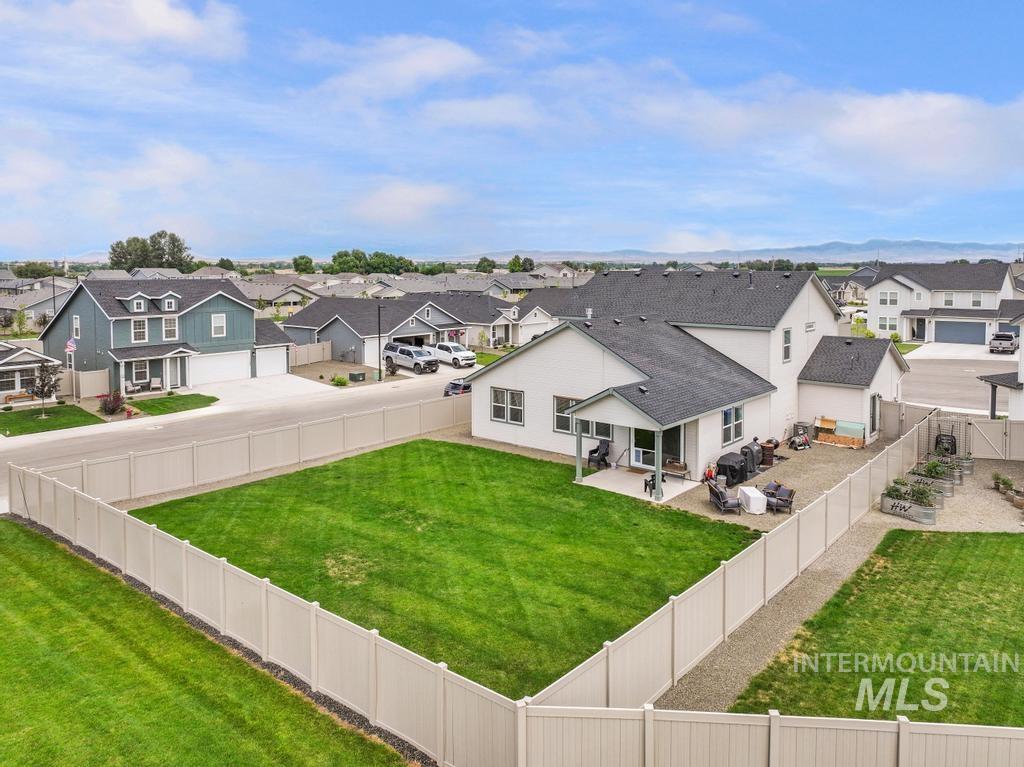 20455 Weymouth Pl, Caldwell, Idaho 83605, 5 Bedrooms, 3.5 Bathrooms, Residential For Sale, Price $550,000, 98989778