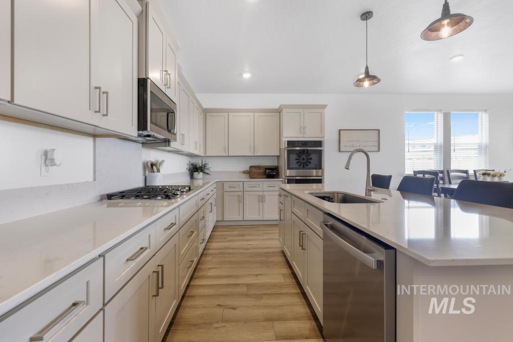 20455 Weymouth Pl, Caldwell, Idaho 83605, 5 Bedrooms, 3.5 Bathrooms, Residential For Sale, Price $550,000, 98989778