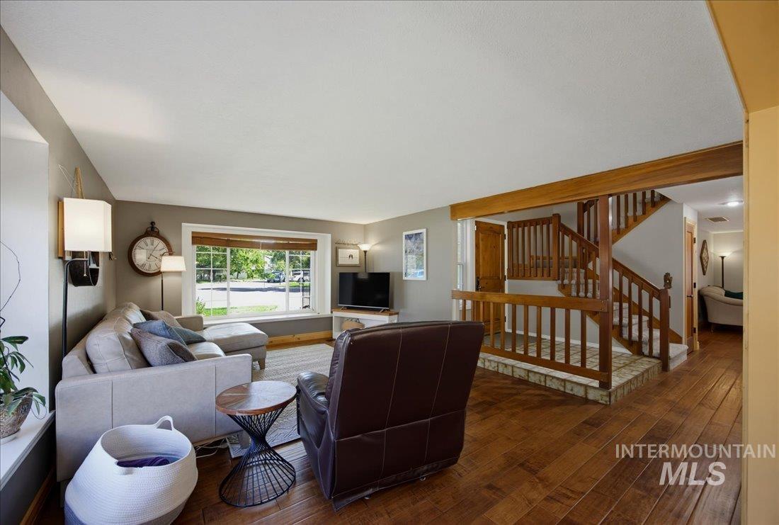 2779 S Falling Brook Way, Boise, Idaho 83706, 4 Bedrooms, 2.5 Bathrooms, Residential For Sale, Price $739,990, 98989779
