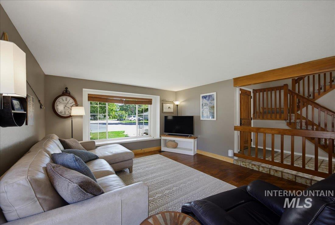 2779 S Falling Brook Way, Boise, Idaho 83706, 4 Bedrooms, 2.5 Bathrooms, Residential For Sale, Price $739,990, 98989779