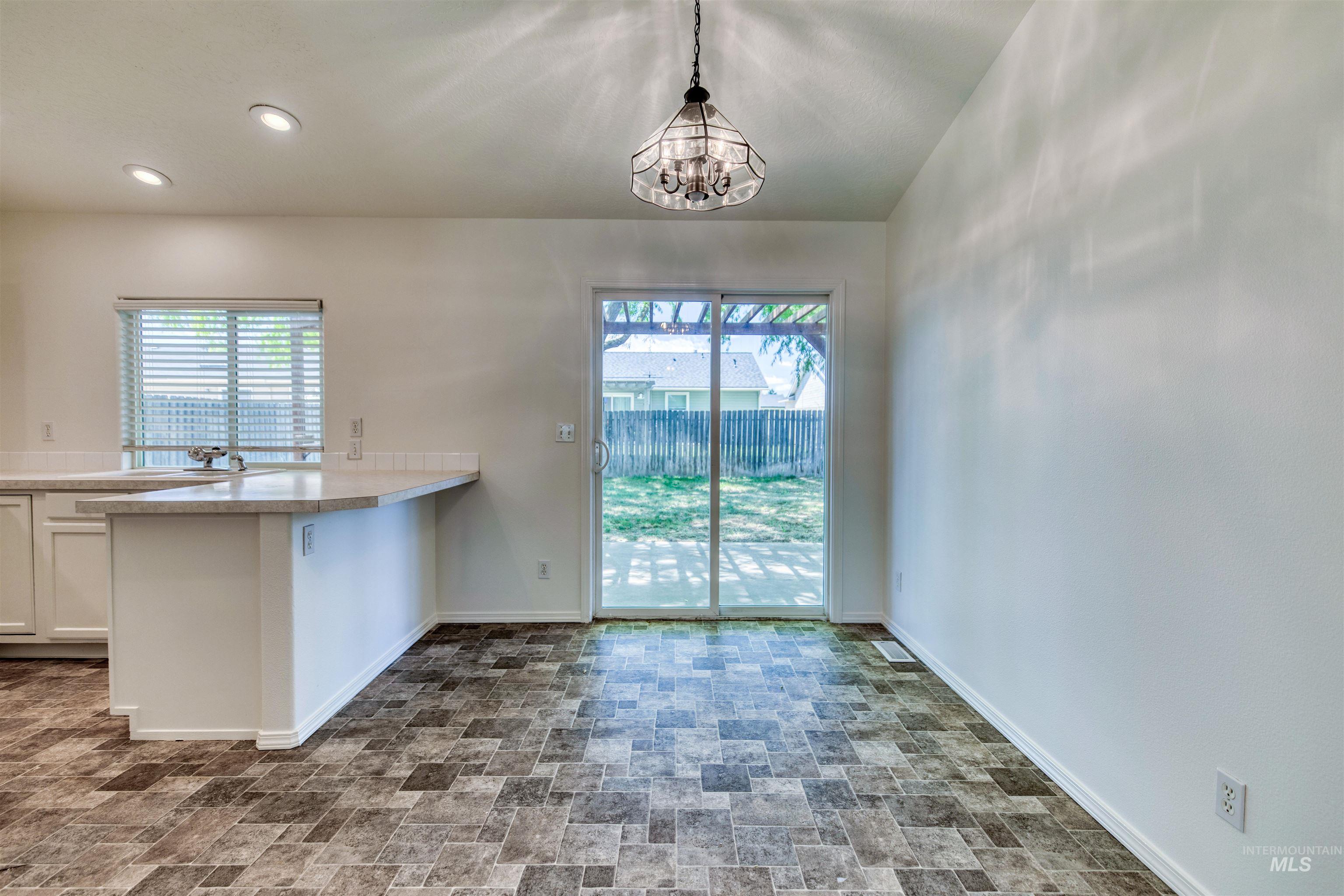 615 Royal St, Caldwell, Idaho 83605-1663, 3 Bedrooms, 2.5 Bathrooms, Residential For Sale, Price $370,000, 98989780