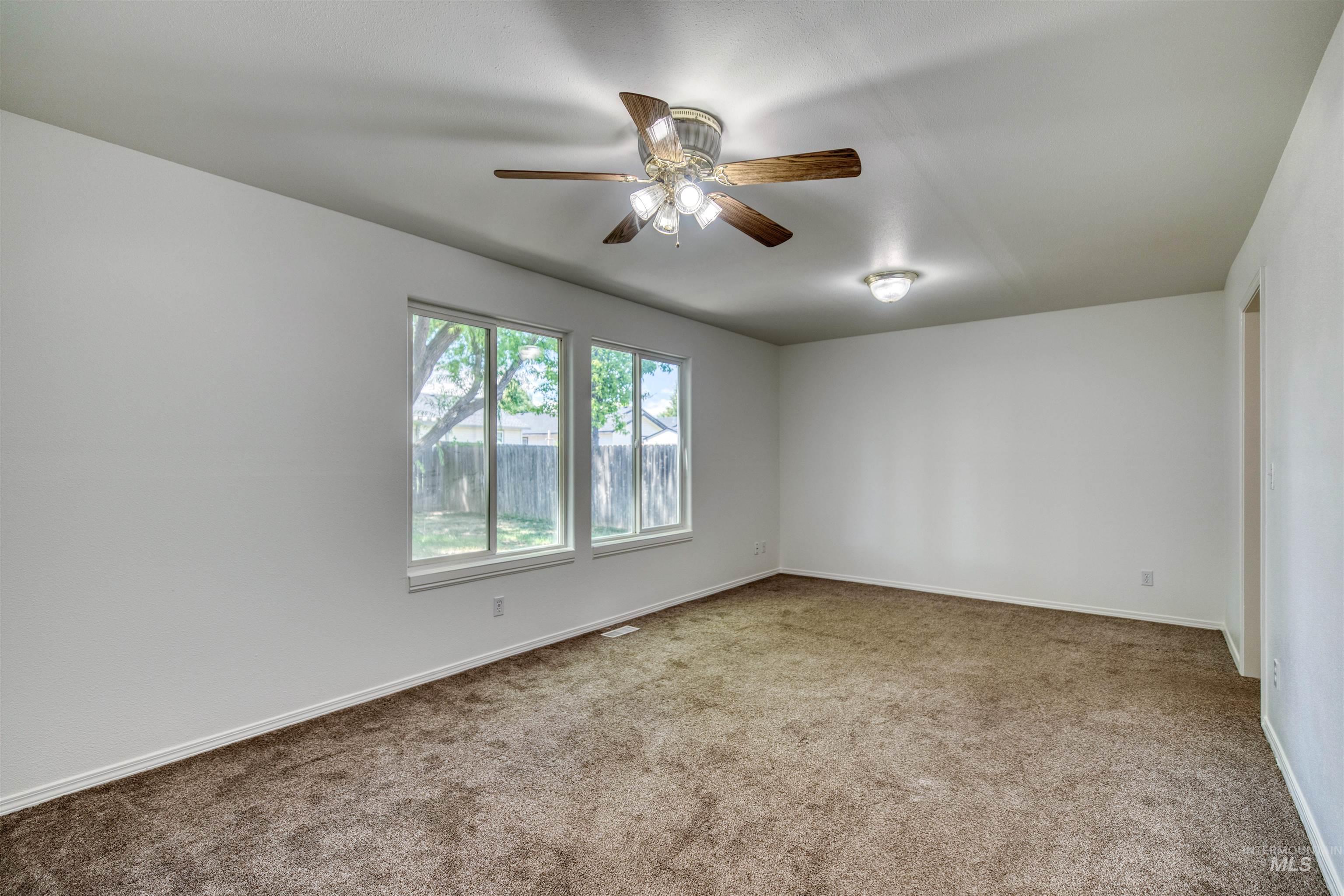615 Royal St, Caldwell, Idaho 83605-1663, 3 Bedrooms, 2.5 Bathrooms, Residential For Sale, Price $370,000, 98989780