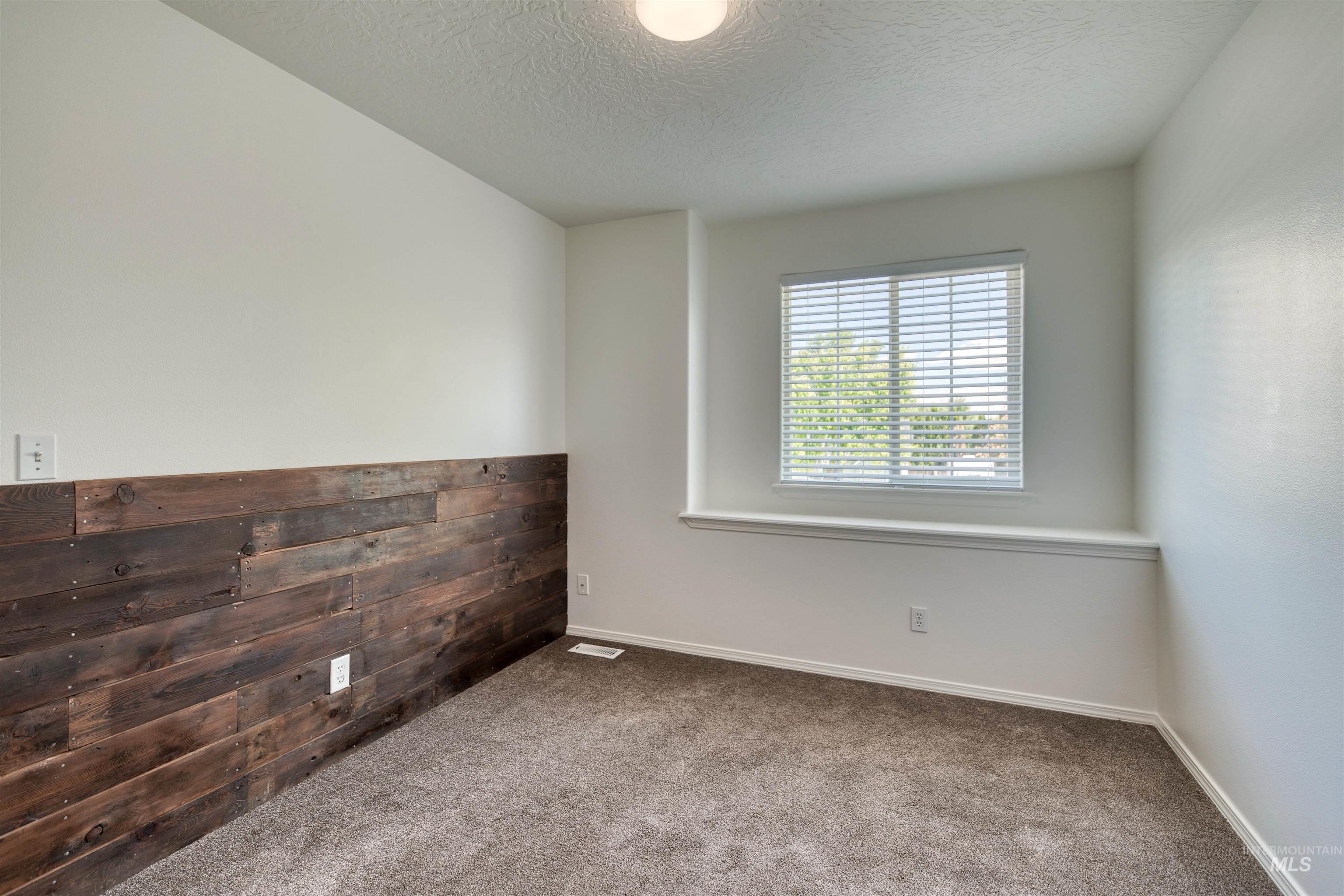 615 Royal St, Caldwell, Idaho 83605-1663, 3 Bedrooms, 2.5 Bathrooms, Residential For Sale, Price $370,000, 98989780