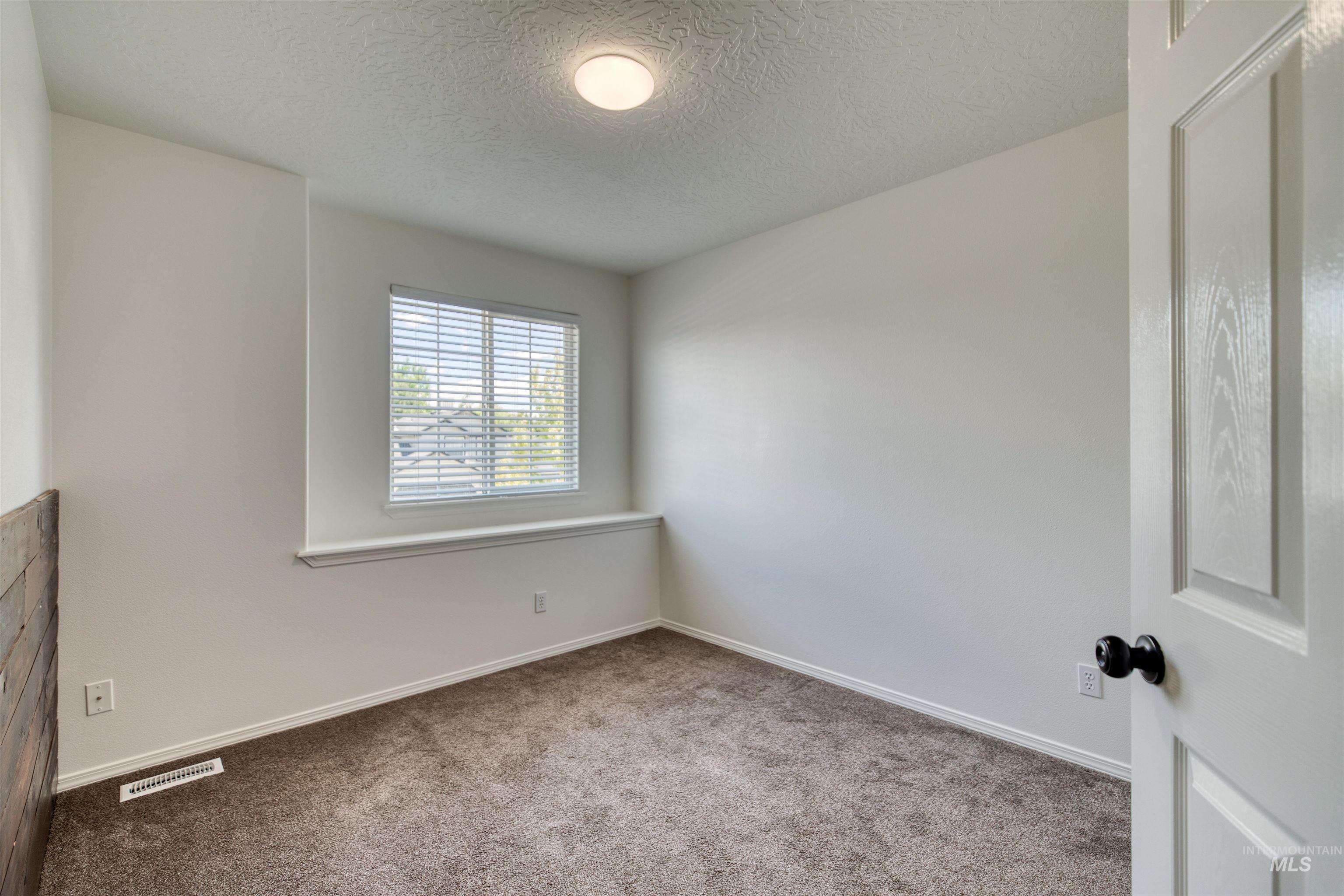 615 Royal St, Caldwell, Idaho 83605-1663, 3 Bedrooms, 2.5 Bathrooms, Residential For Sale, Price $370,000, 98989780