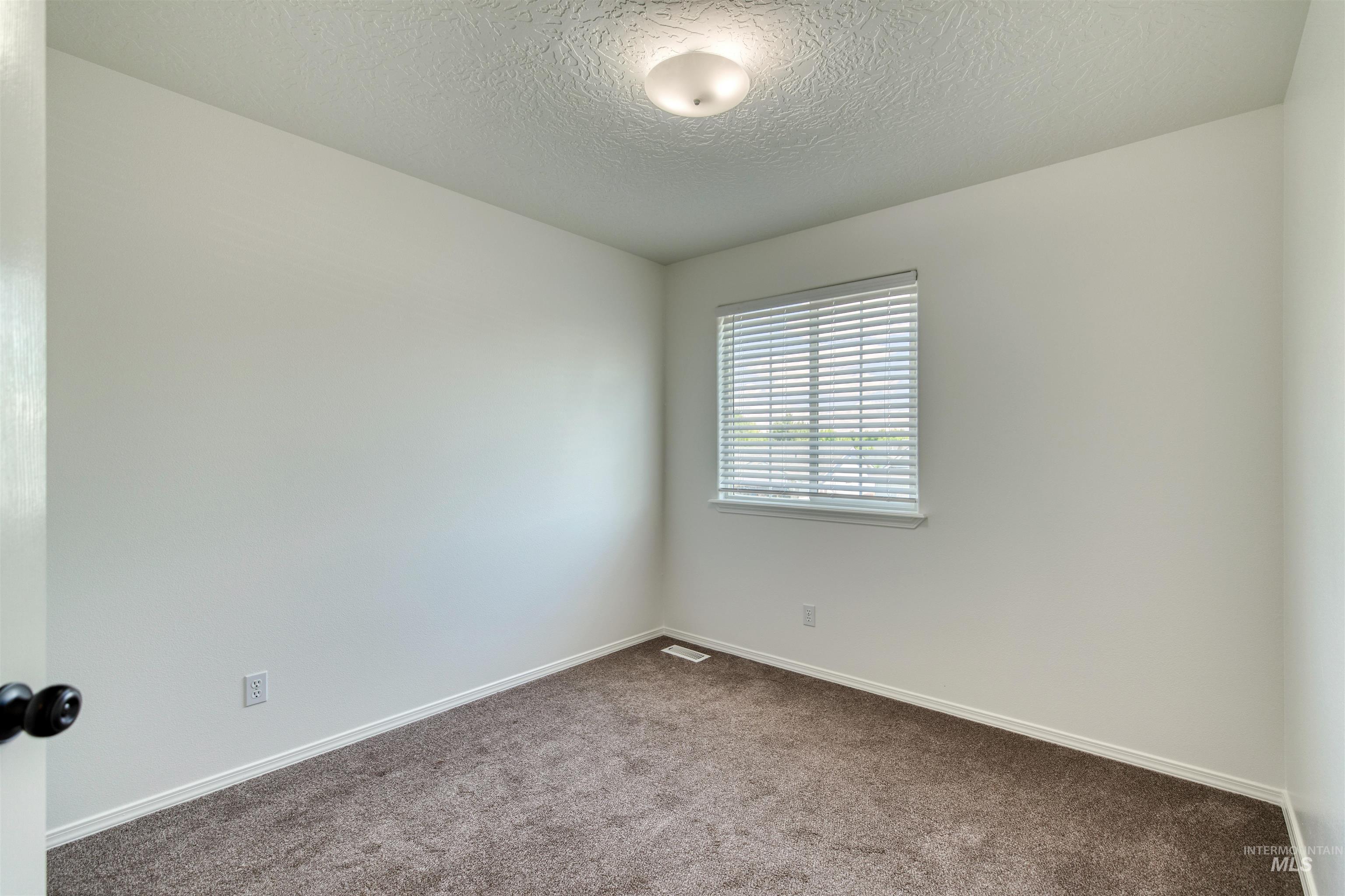 615 Royal St, Caldwell, Idaho 83605-1663, 3 Bedrooms, 2.5 Bathrooms, Residential For Sale, Price $370,000, 98989780