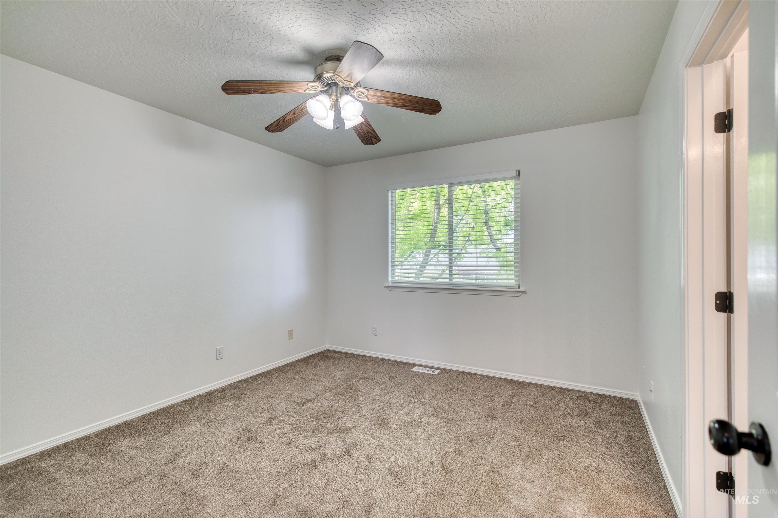 615 Royal St, Caldwell, Idaho 83605-1663, 3 Bedrooms, 2.5 Bathrooms, Residential For Sale, Price $370,000, 98989780
