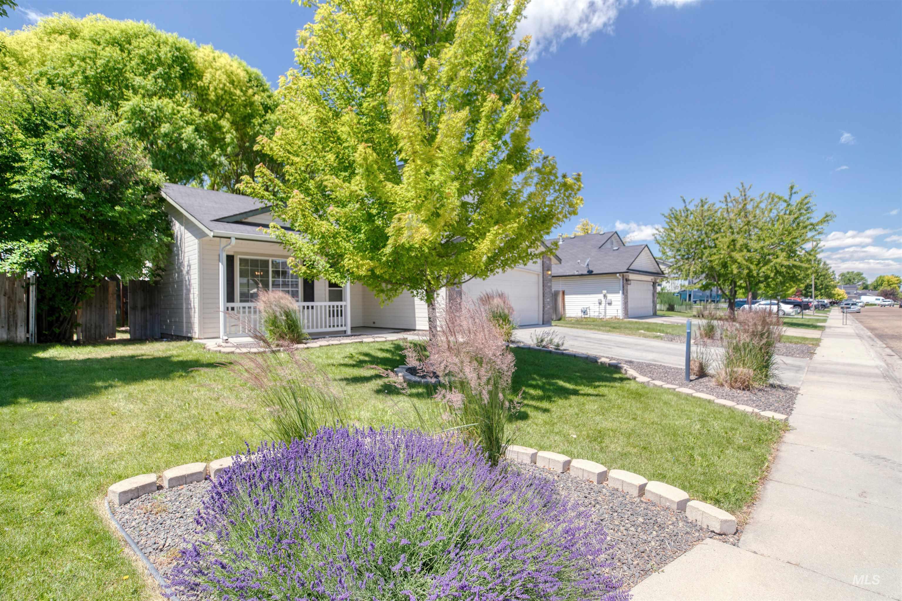 615 Royal St, Caldwell, Idaho 83605-1663, 3 Bedrooms, 2.5 Bathrooms, Residential For Sale, Price $370,000, 98989780