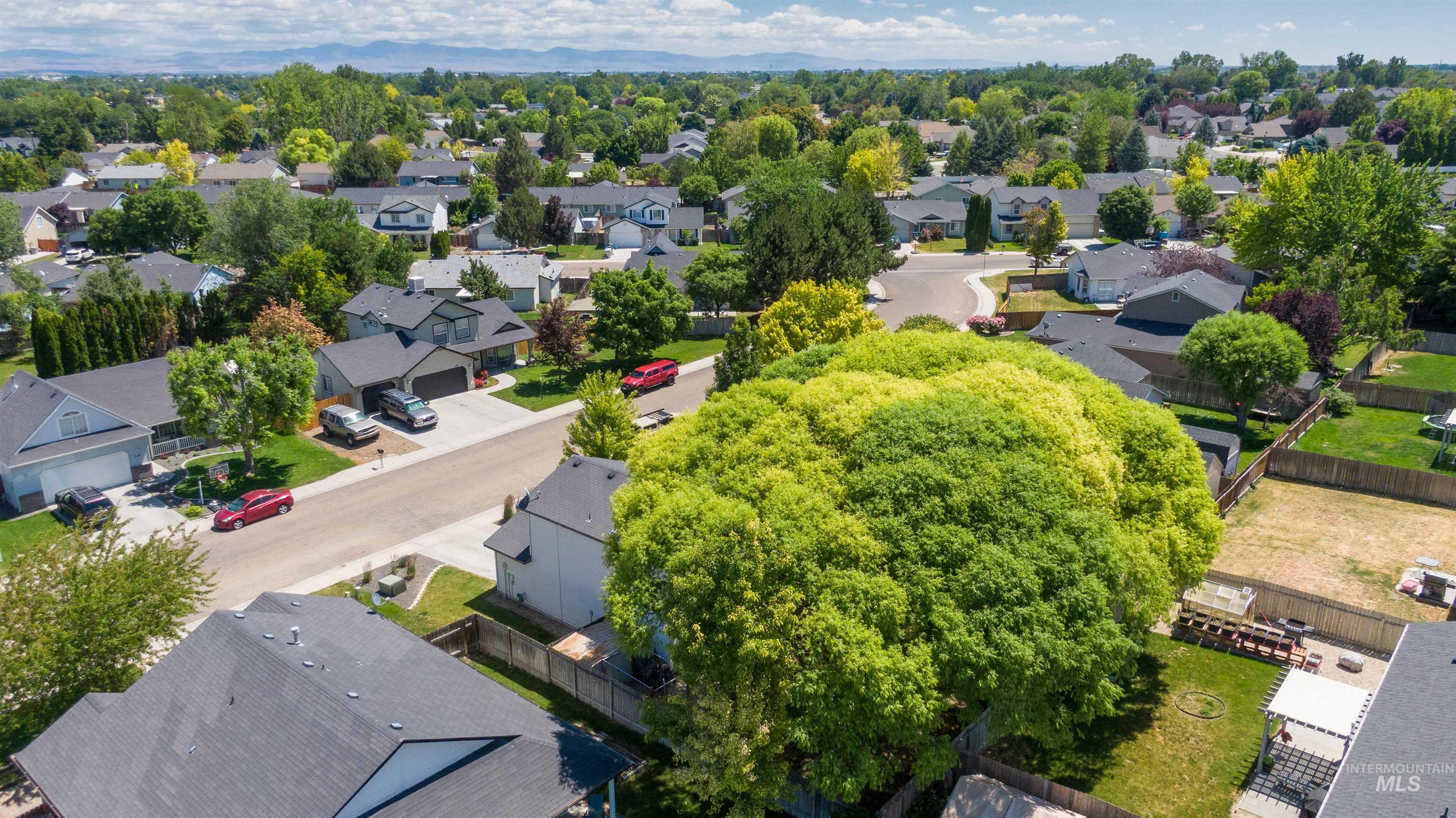 615 Royal St, Caldwell, Idaho 83605-1663, 3 Bedrooms, 2.5 Bathrooms, Residential For Sale, Price $370,000, 98989780