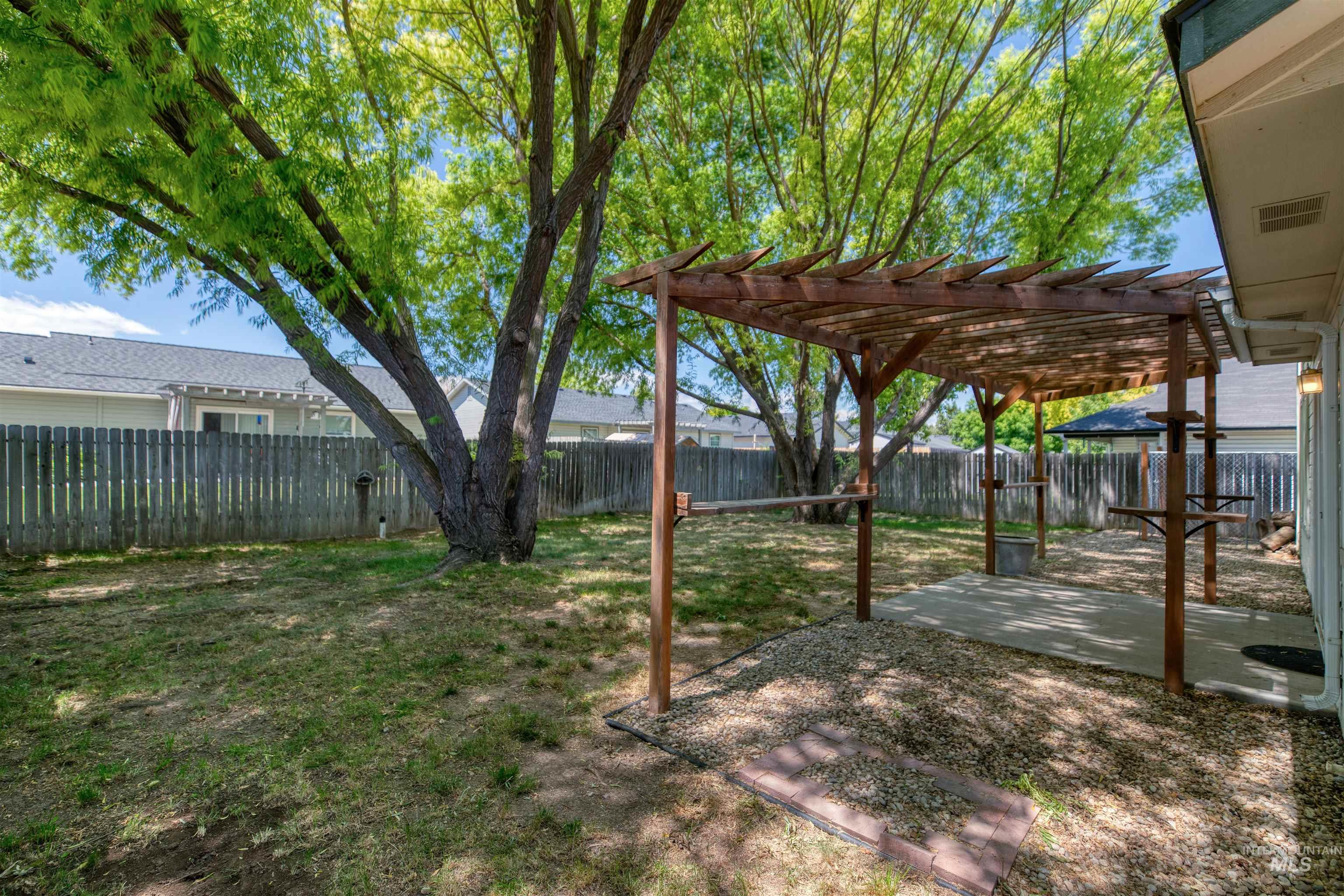 615 Royal St, Caldwell, Idaho 83605-1663, 3 Bedrooms, 2.5 Bathrooms, Residential For Sale, Price $370,000, 98989780
