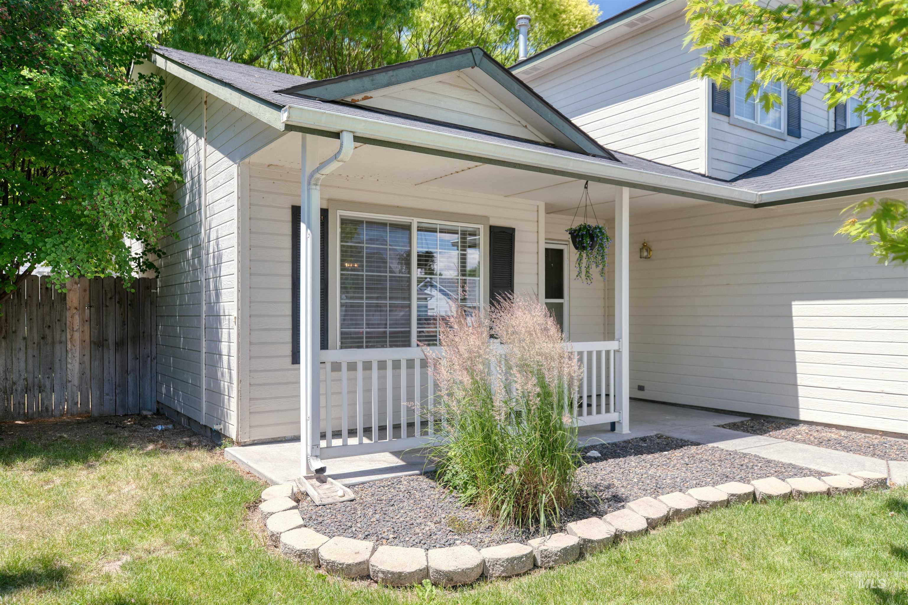 615 Royal St, Caldwell, Idaho 83605-1663, 3 Bedrooms, 2.5 Bathrooms, Residential For Sale, Price $370,000, 98989780