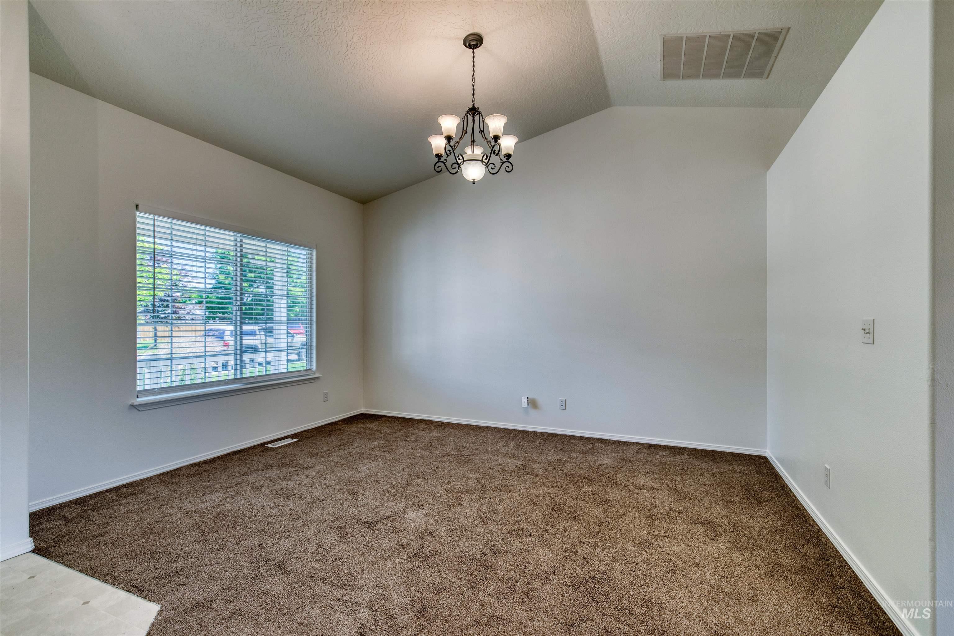 615 Royal St, Caldwell, Idaho 83605-1663, 3 Bedrooms, 2.5 Bathrooms, Residential For Sale, Price $370,000, 98989780