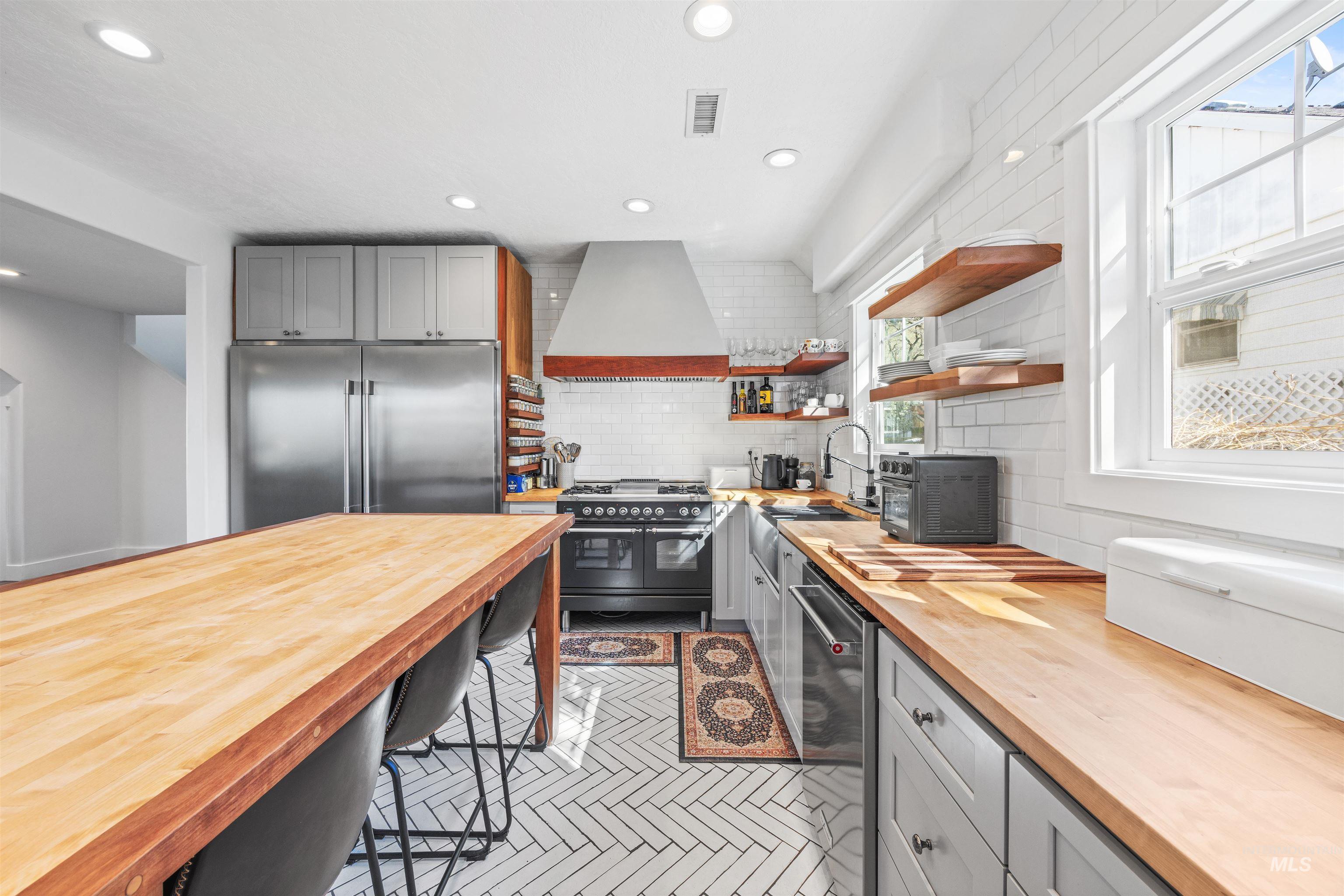 409 W Ada Street, Boise, Idaho 83702, 3 Bedrooms, 2 Bathrooms, Residential Income For Sale, Price $1,085,000, 98989782