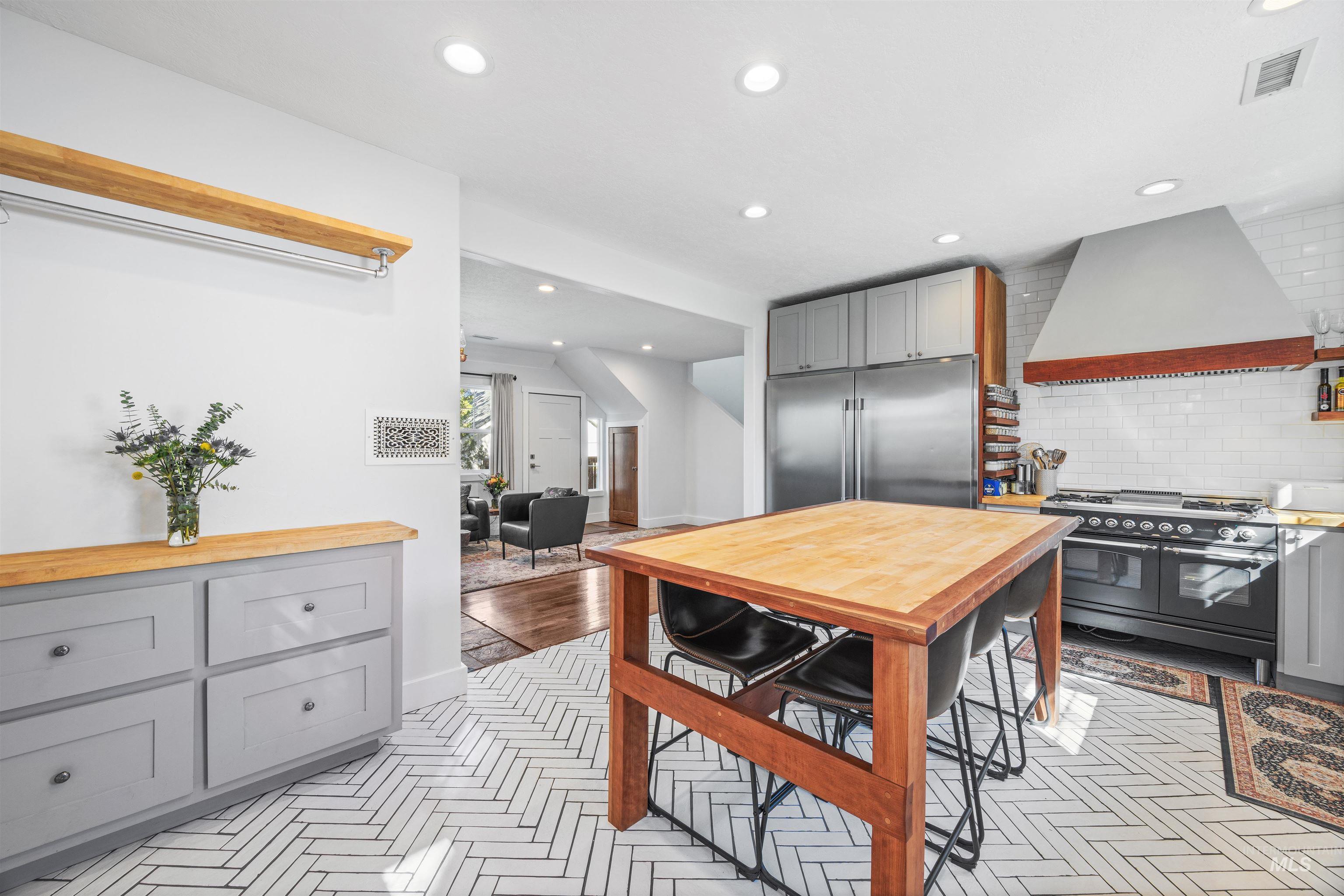 409 W Ada Street, Boise, Idaho 83702, 3 Bedrooms, 2 Bathrooms, Residential Income For Sale, Price $1,085,000, 98989782