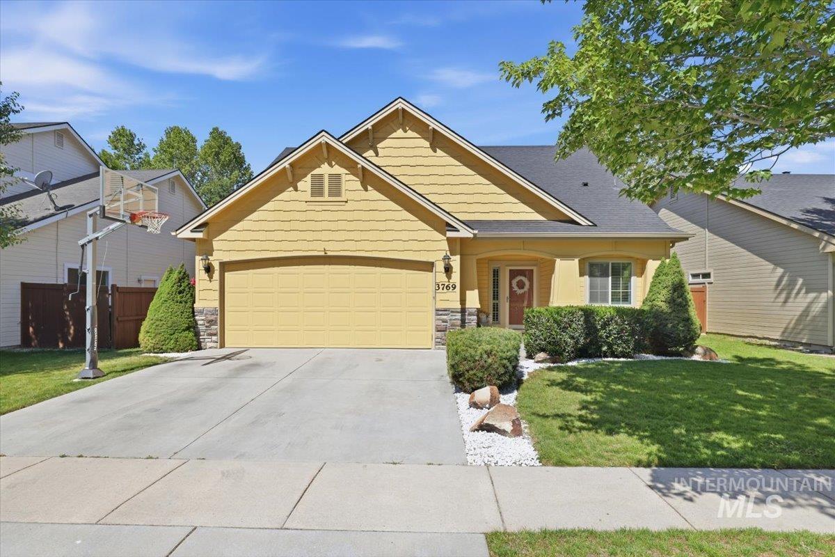 3769 N Quenzer Way, Meridian, Idaho 83646, 3 Bedrooms, 2.5 Bathrooms, Residential For Sale, Price $529,000, 98989783