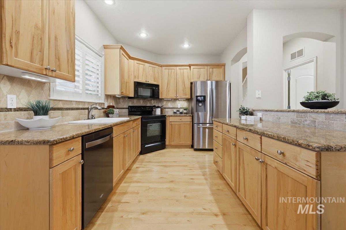 3769 N Quenzer Way, Meridian, Idaho 83646, 3 Bedrooms, 2.5 Bathrooms, Residential For Sale, Price $529,000, 98989783
