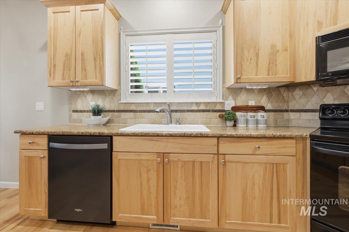 3769 N Quenzer Way, Meridian, Idaho 83646, 3 Bedrooms, 2.5 Bathrooms, Residential For Sale, Price $529,000, 98989783