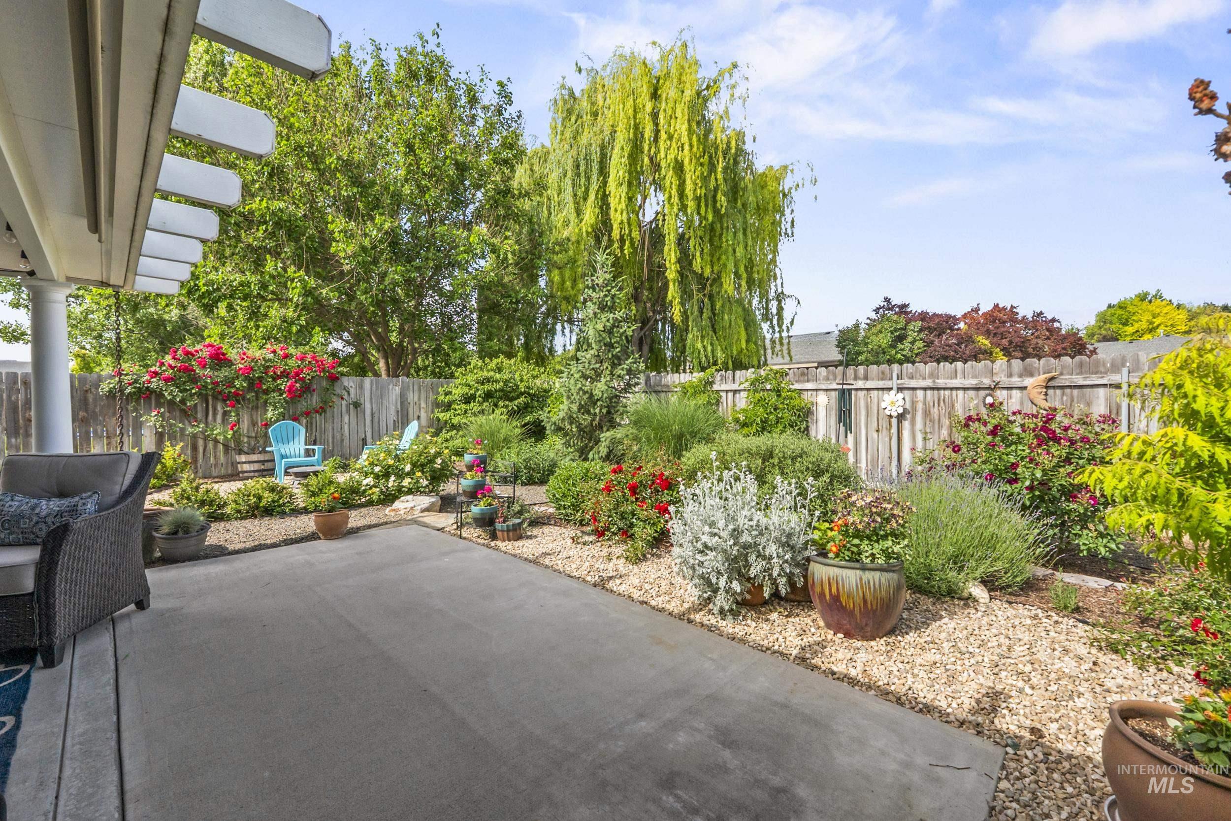 2717 S Harbour Springs, Nampa, Idaho 83686, 3 Bedrooms, 2 Bathrooms, Residential For Sale, Price $426,900, 98989784
