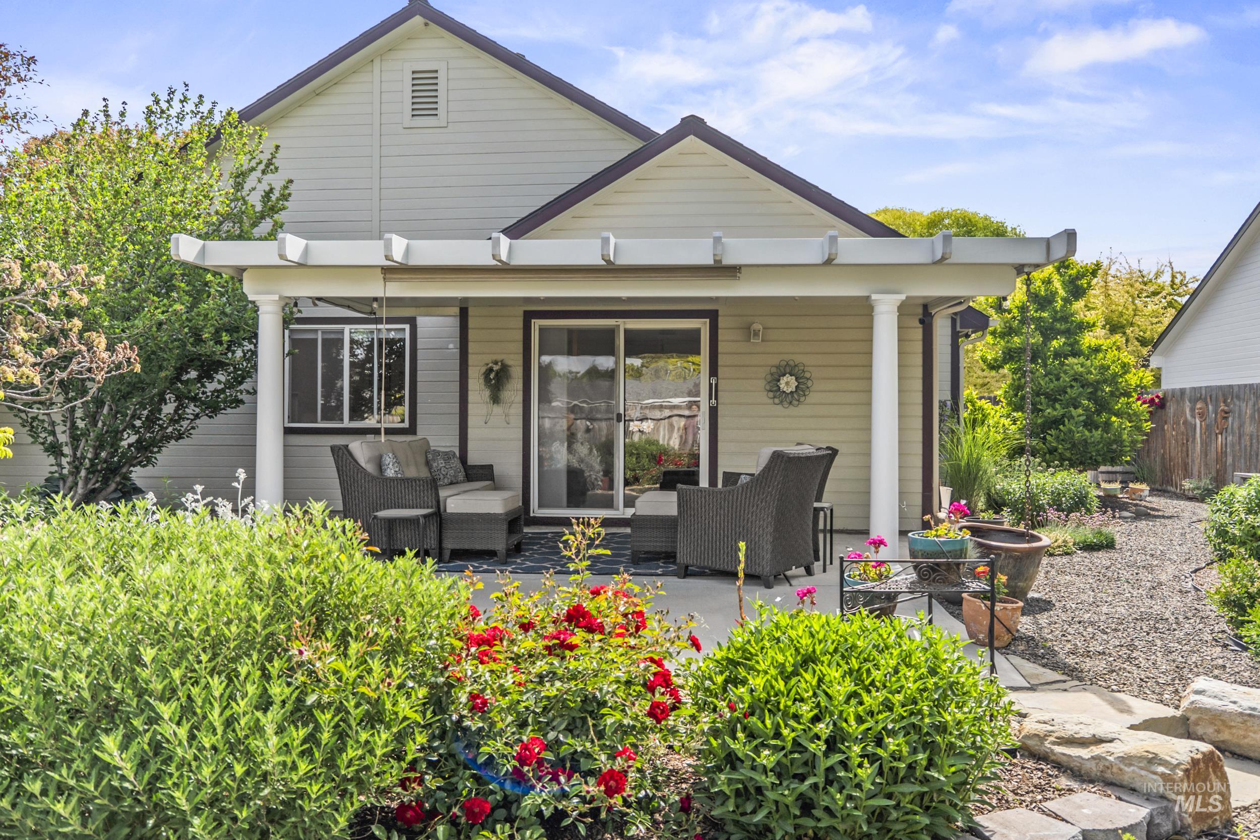 2717 S Harbour Springs, Nampa, Idaho 83686, 3 Bedrooms, 2 Bathrooms, Residential For Sale, Price $426,900, 98989784