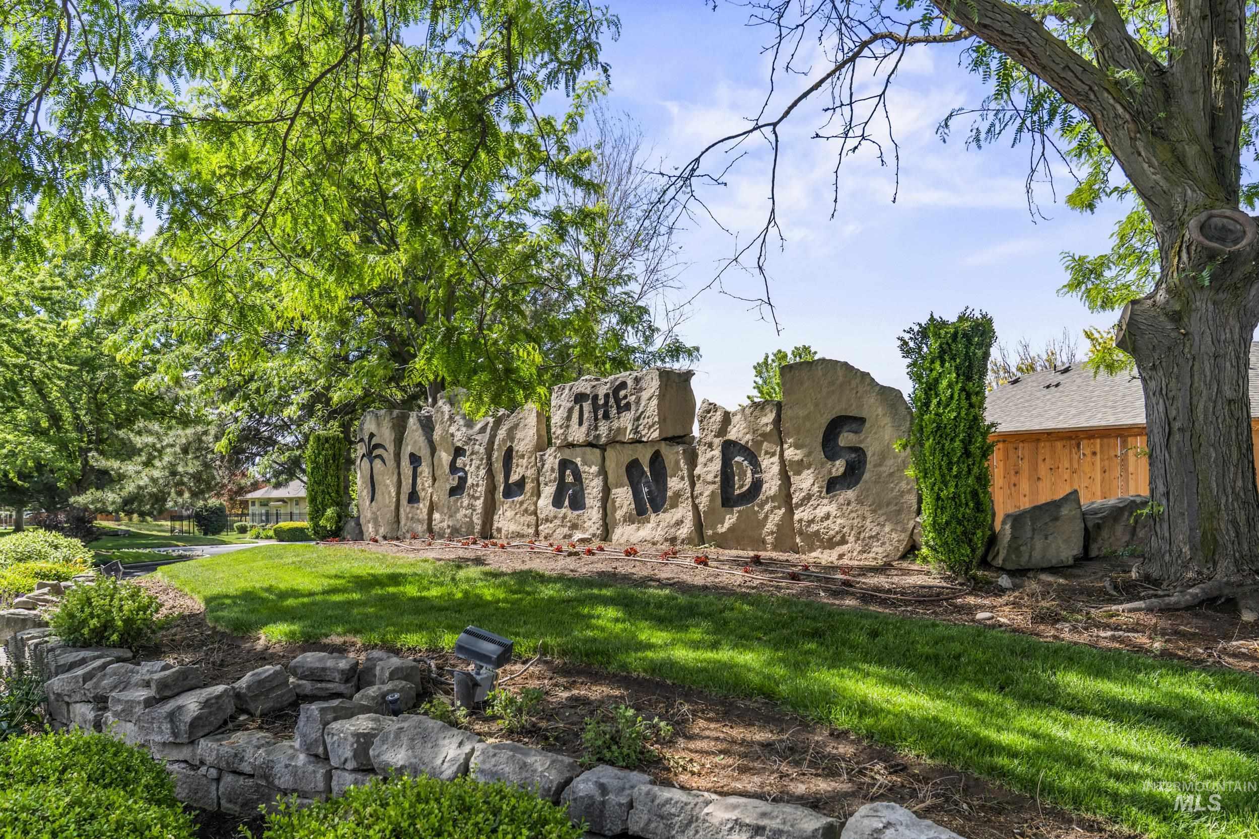 2717 S Harbour Springs, Nampa, Idaho 83686, 3 Bedrooms, 2 Bathrooms, Residential For Sale, Price $426,900, 98989784