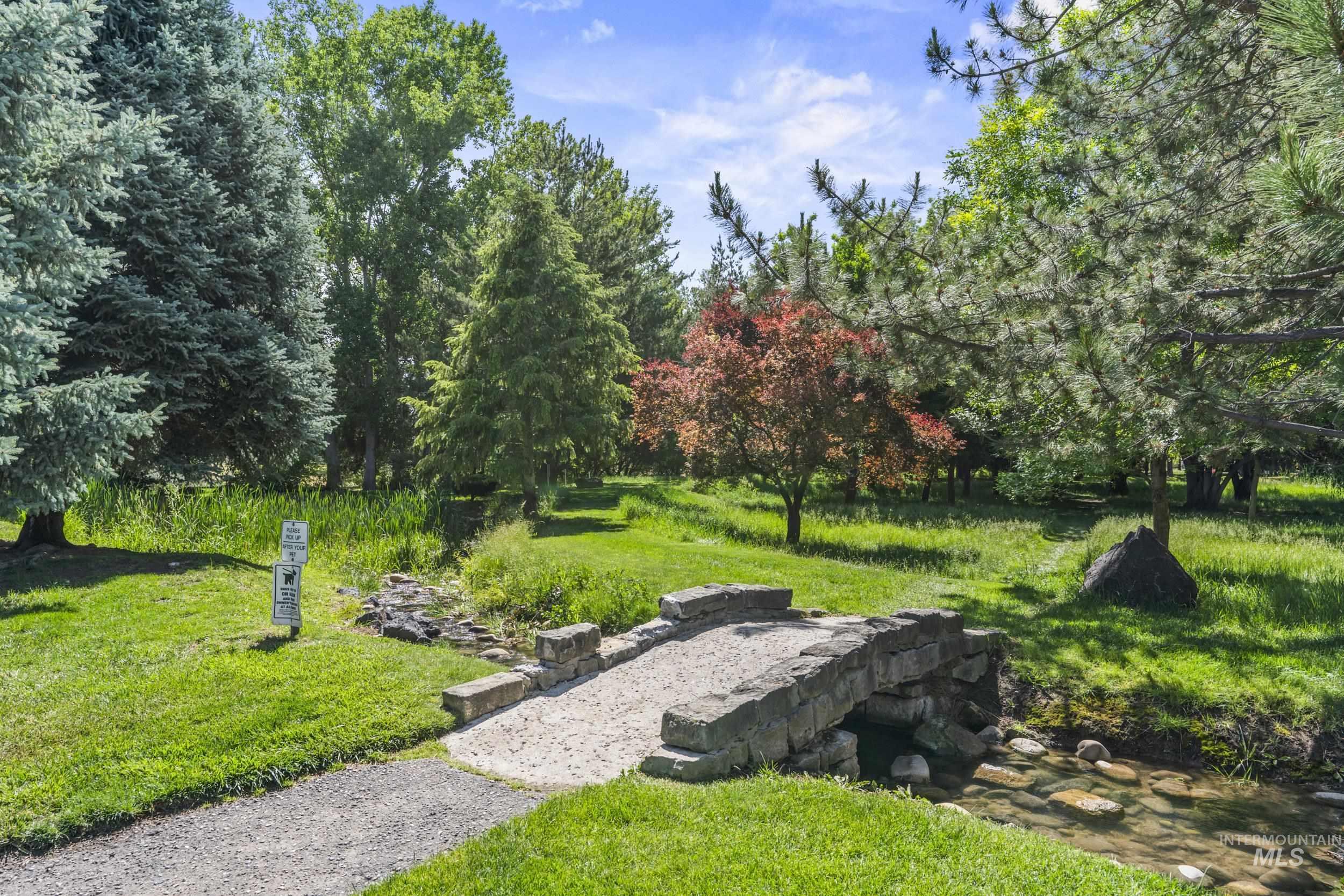 2717 S Harbour Springs, Nampa, Idaho 83686, 3 Bedrooms, 2 Bathrooms, Residential For Sale, Price $426,900, 98989784