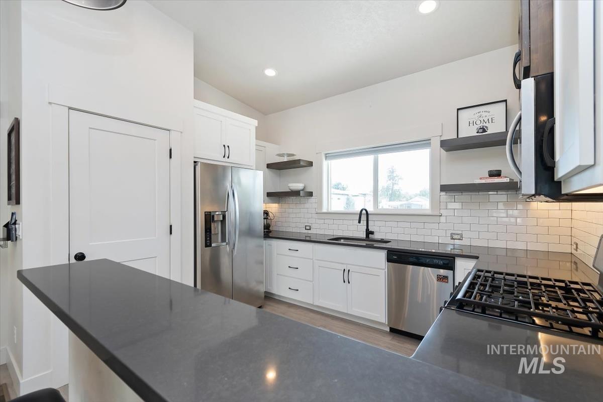 3690 N Jackie Ln, Boise, Idaho 83704, 3 Bedrooms, 2 Bathrooms, Residential For Sale, Price $499,990,MLS 98989785