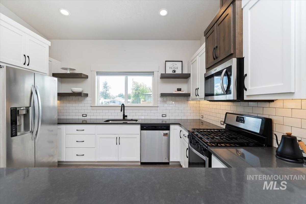 3690 N Jackie Ln, Boise, Idaho 83704, 3 Bedrooms, 2 Bathrooms, Residential For Sale, Price $499,990,MLS 98989785