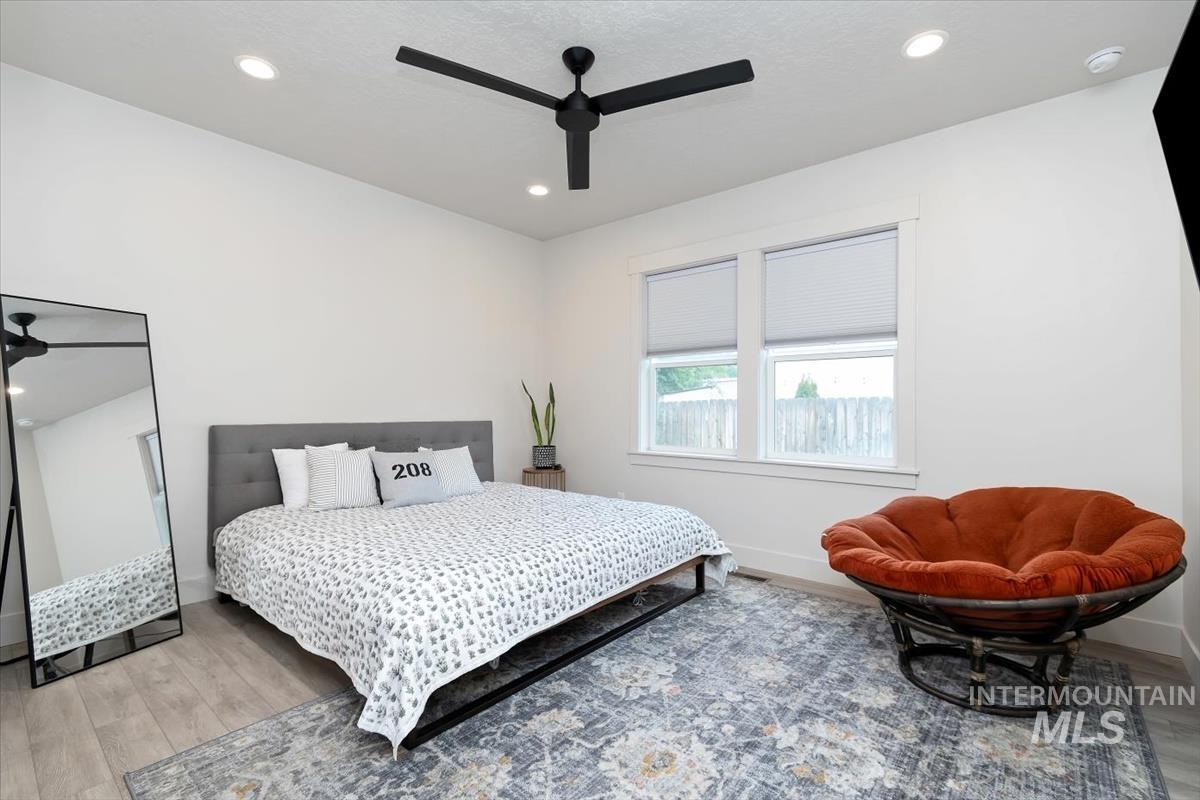 3690 N Jackie Ln, Boise, Idaho 83704, 3 Bedrooms, 2 Bathrooms, Residential For Sale, Price $499,990,MLS 98989785