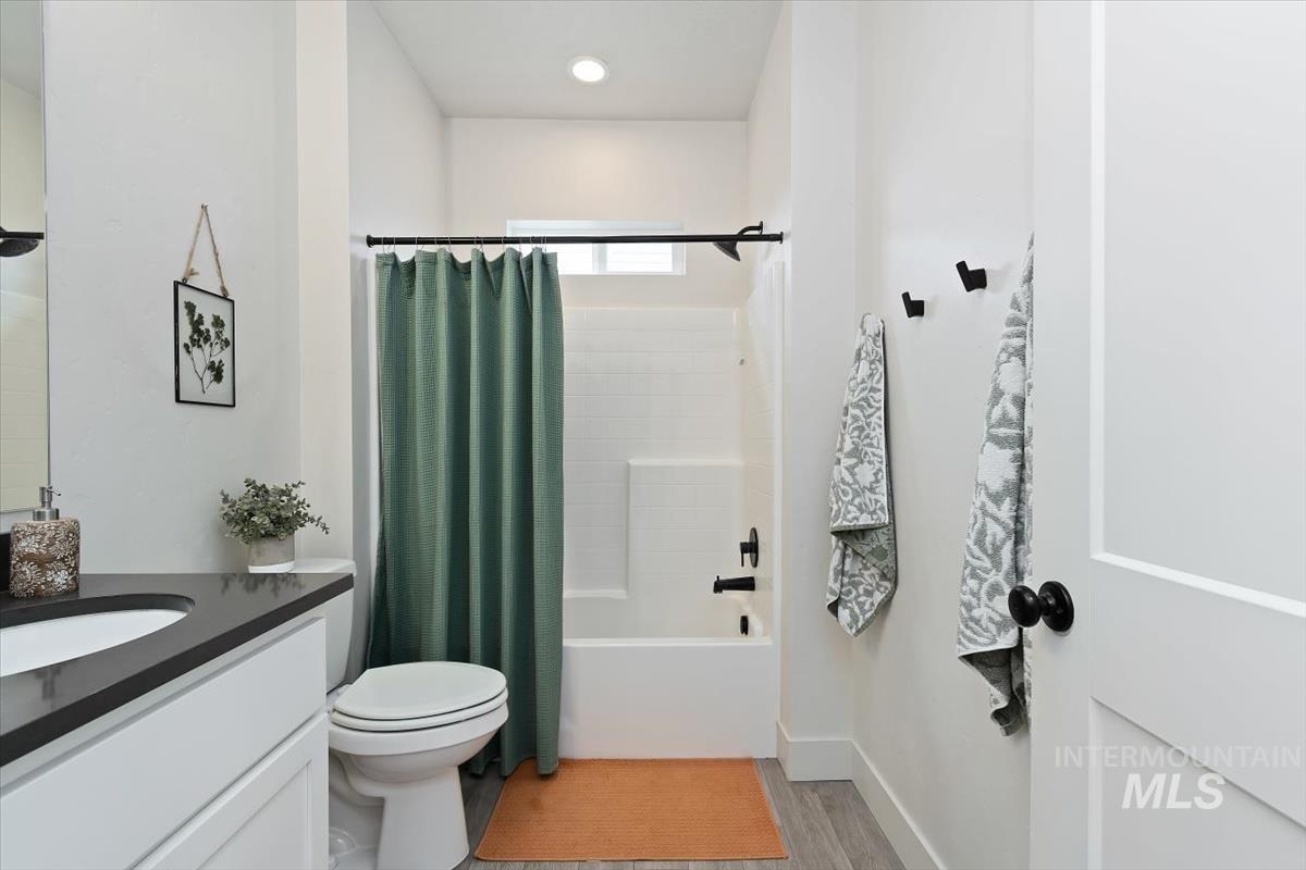 3690 N Jackie Ln, Boise, Idaho 83704, 3 Bedrooms, 2 Bathrooms, Residential For Sale, Price $499,990,MLS 98989785
