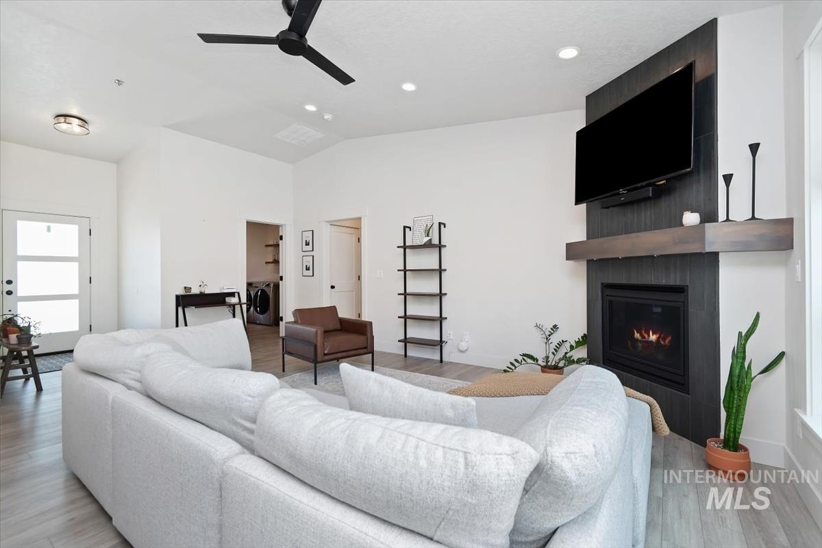 3690 N Jackie Ln, Boise, Idaho 83704, 3 Bedrooms, 2 Bathrooms, Residential For Sale, Price $499,990,MLS 98989785