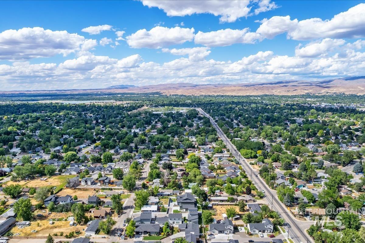 3690 N Jackie Ln, Boise, Idaho 83704, 3 Bedrooms, 2 Bathrooms, Residential For Sale, Price $529,900, 98989785
