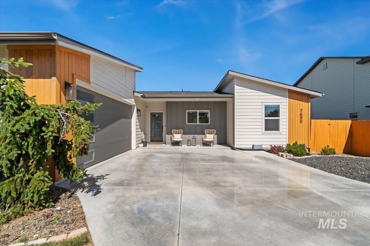 3690 N Jackie Ln, Boise, Idaho 83704, 3 Bedrooms, 2 Bathrooms, Residential For Sale, Price $499,990,MLS 98989785