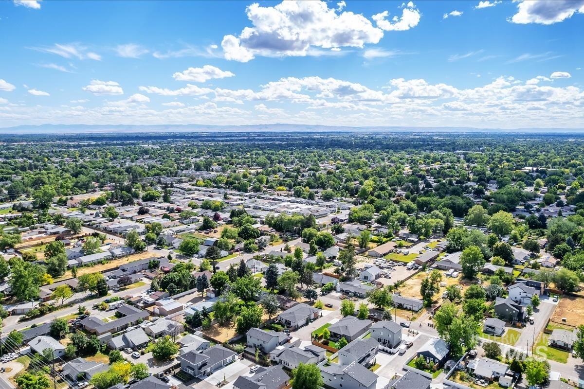 3690 N Jackie Ln, Boise, Idaho 83704, 3 Bedrooms, 2 Bathrooms, Residential For Sale, Price $499,990,MLS 98989785