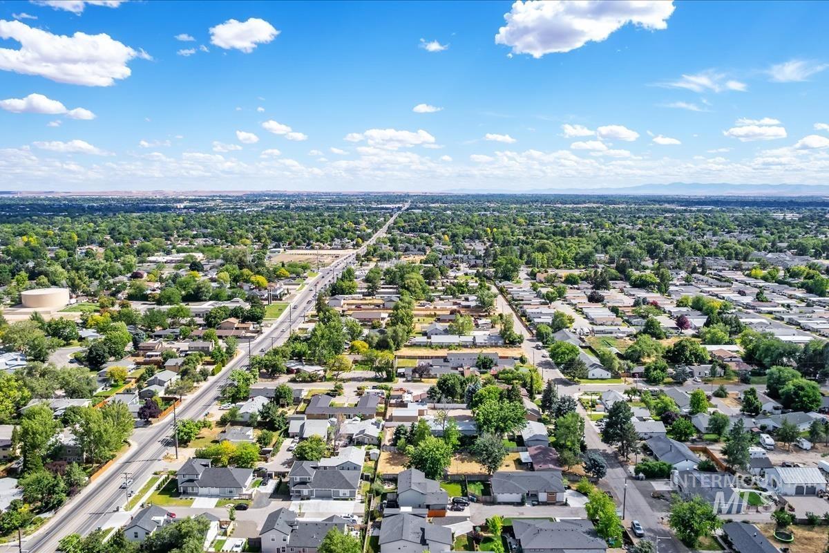 3690 N Jackie Ln, Boise, Idaho 83704, 3 Bedrooms, 2 Bathrooms, Residential For Sale, Price $499,990,MLS 98989785
