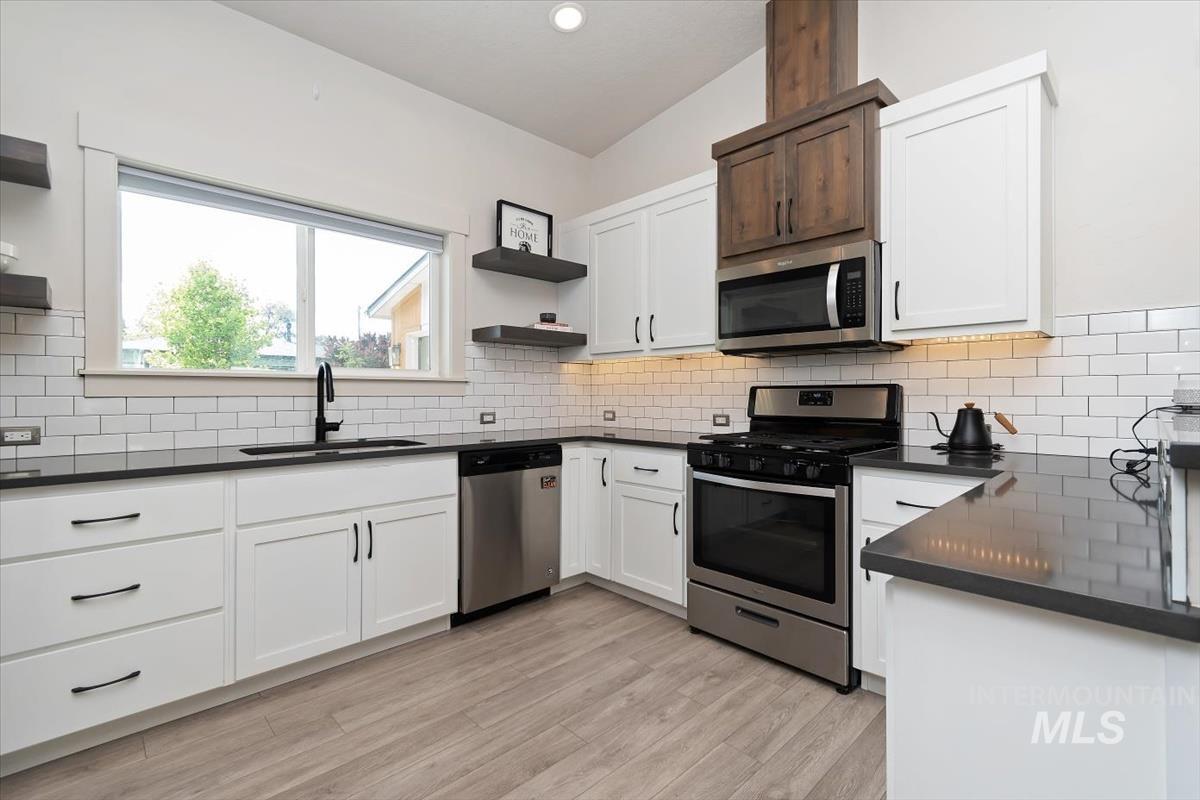 3690 N Jackie Ln, Boise, Idaho 83704, 3 Bedrooms, 2 Bathrooms, Residential For Sale, Price $499,990,MLS 98989785
