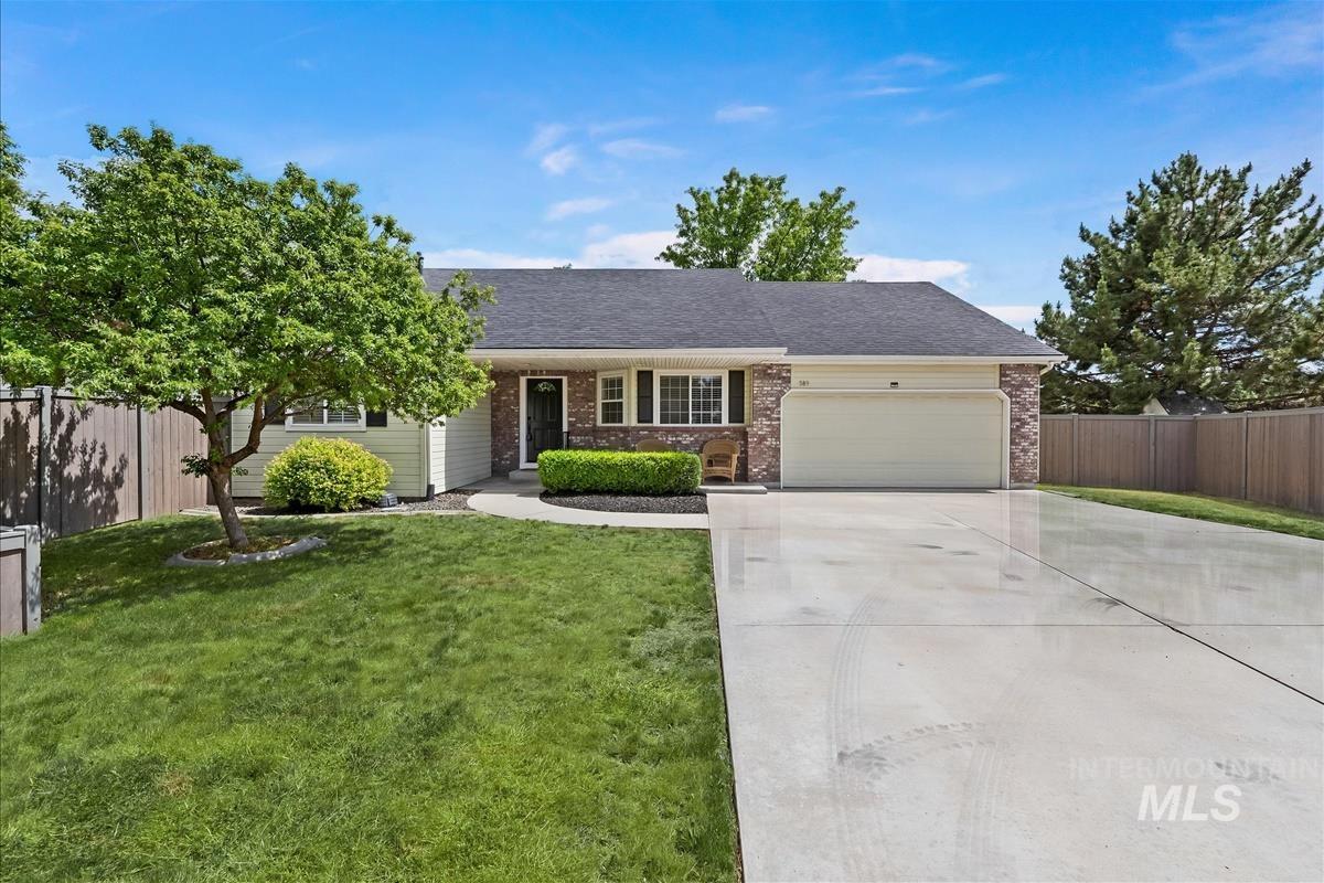 389 W Bosanka Drive, Eagle, Idaho 83616, 3 Bedrooms, 2 Bathrooms, Residential For Sale, Price $585,000, 98989786