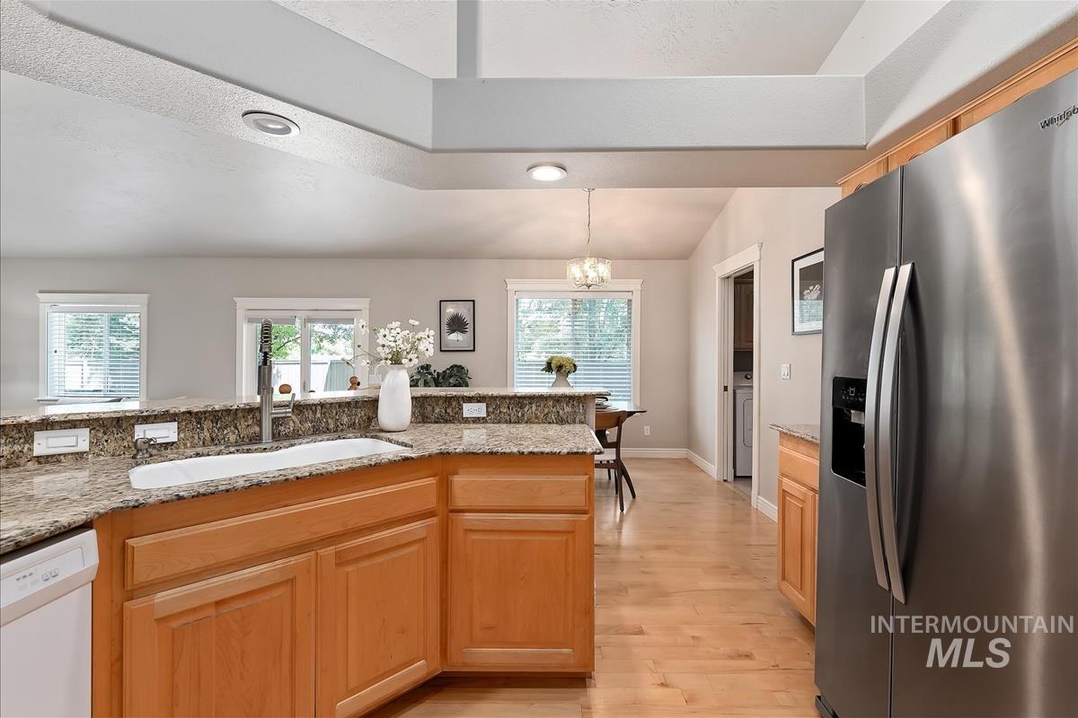 389 W Bosanka Drive, Eagle, Idaho 83616, 3 Bedrooms, 2 Bathrooms, Residential For Sale, Price $585,000, 98989786