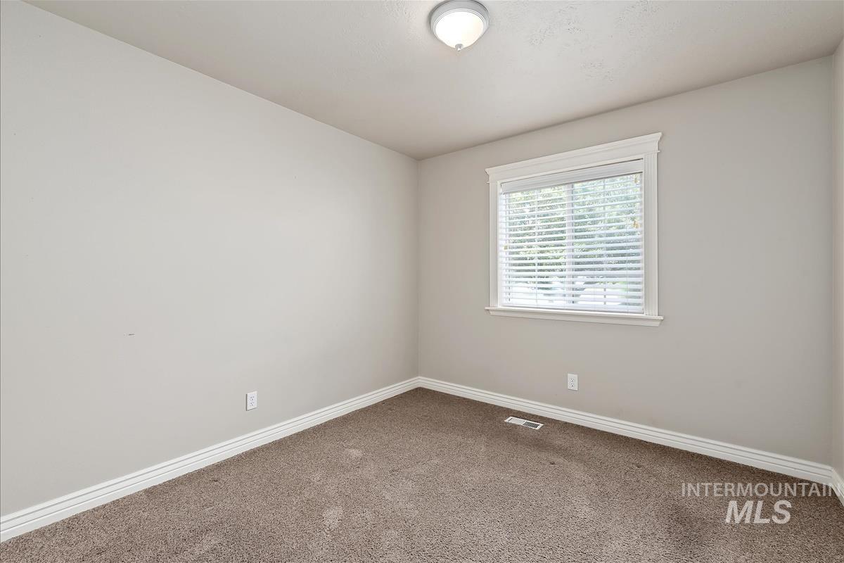 389 W Bosanka Drive, Eagle, Idaho 83616, 3 Bedrooms, 2 Bathrooms, Residential For Sale, Price $585,000, 98989786