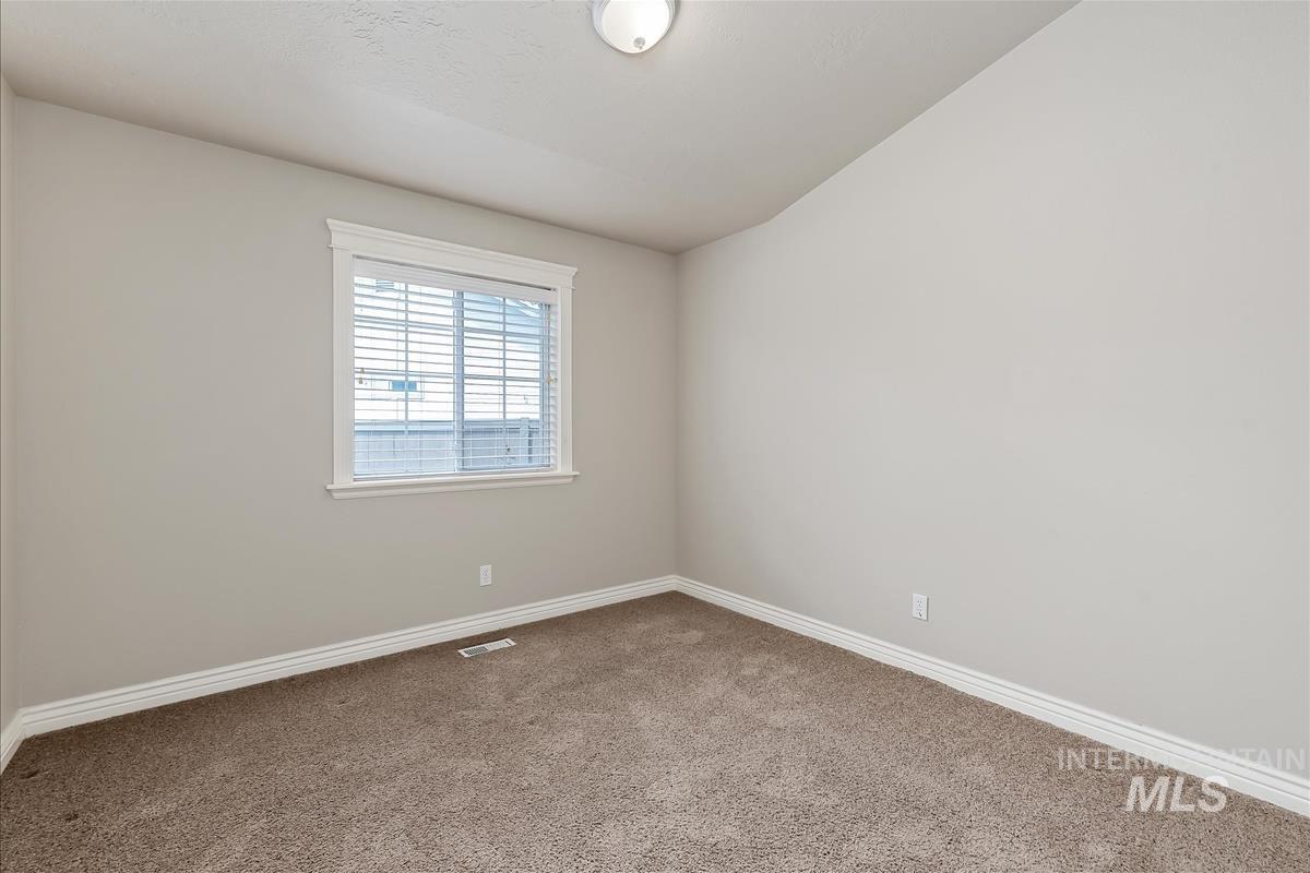 389 W Bosanka Drive, Eagle, Idaho 83616, 3 Bedrooms, 2 Bathrooms, Residential For Sale, Price $585,000, 98989786