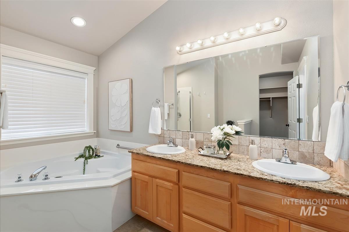 389 W Bosanka Drive, Eagle, Idaho 83616, 3 Bedrooms, 2 Bathrooms, Residential For Sale, Price $585,000, 98989786