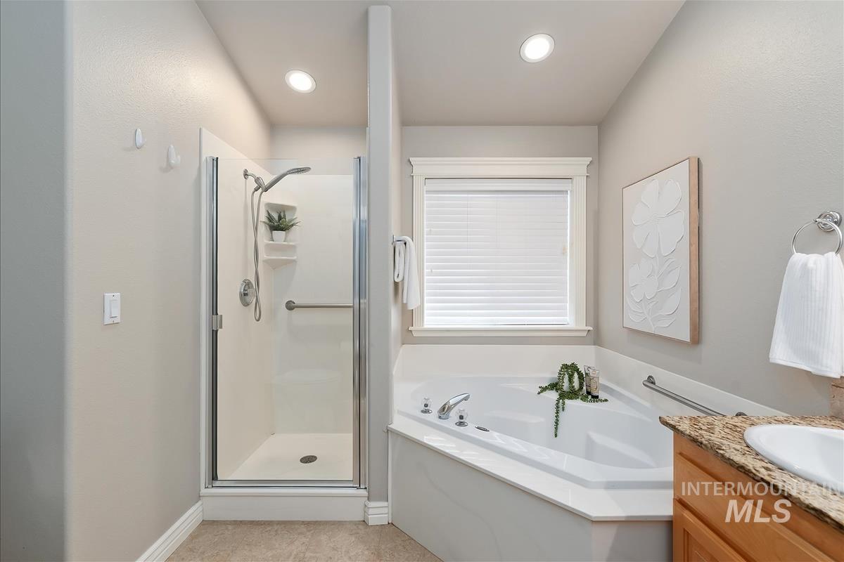 389 W Bosanka Drive, Eagle, Idaho 83616, 3 Bedrooms, 2 Bathrooms, Residential For Sale, Price $585,000, 98989786