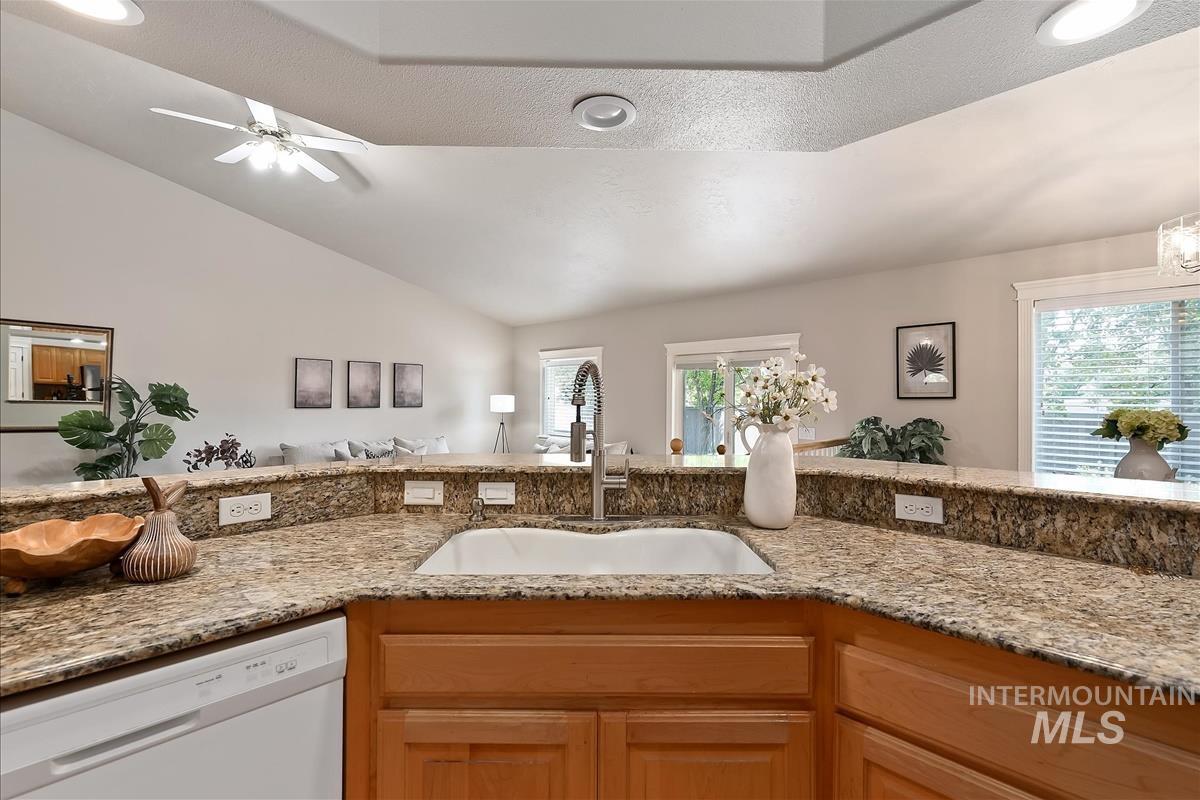 389 W Bosanka Drive, Eagle, Idaho 83616, 3 Bedrooms, 2 Bathrooms, Residential For Sale, Price $585,000, 98989786