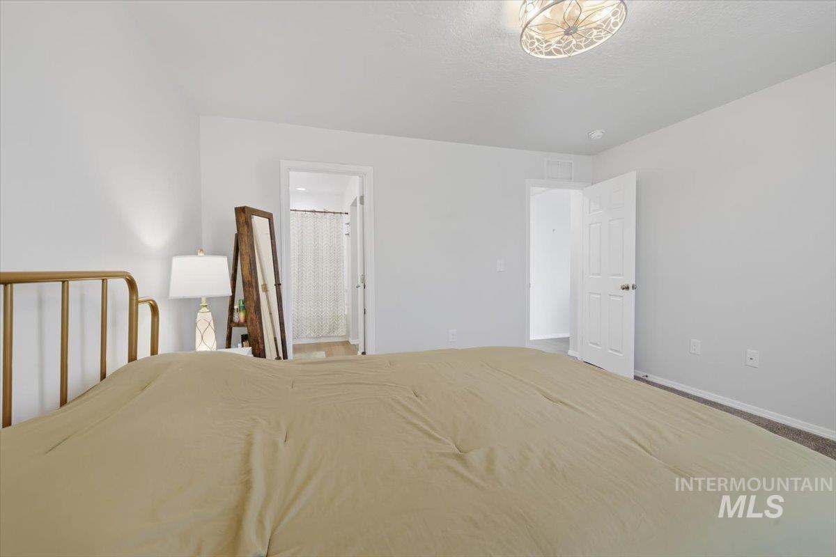 402 Hildago Way, Caldwell, Idaho 83605, 3 Bedrooms, 2 Bathrooms, Residential For Sale, Price $396,900, 98989788