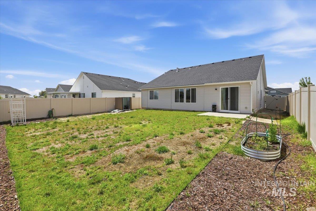 402 Hildago Way, Caldwell, Idaho 83605, 3 Bedrooms, 2 Bathrooms, Residential For Sale, Price $396,900, 98989788