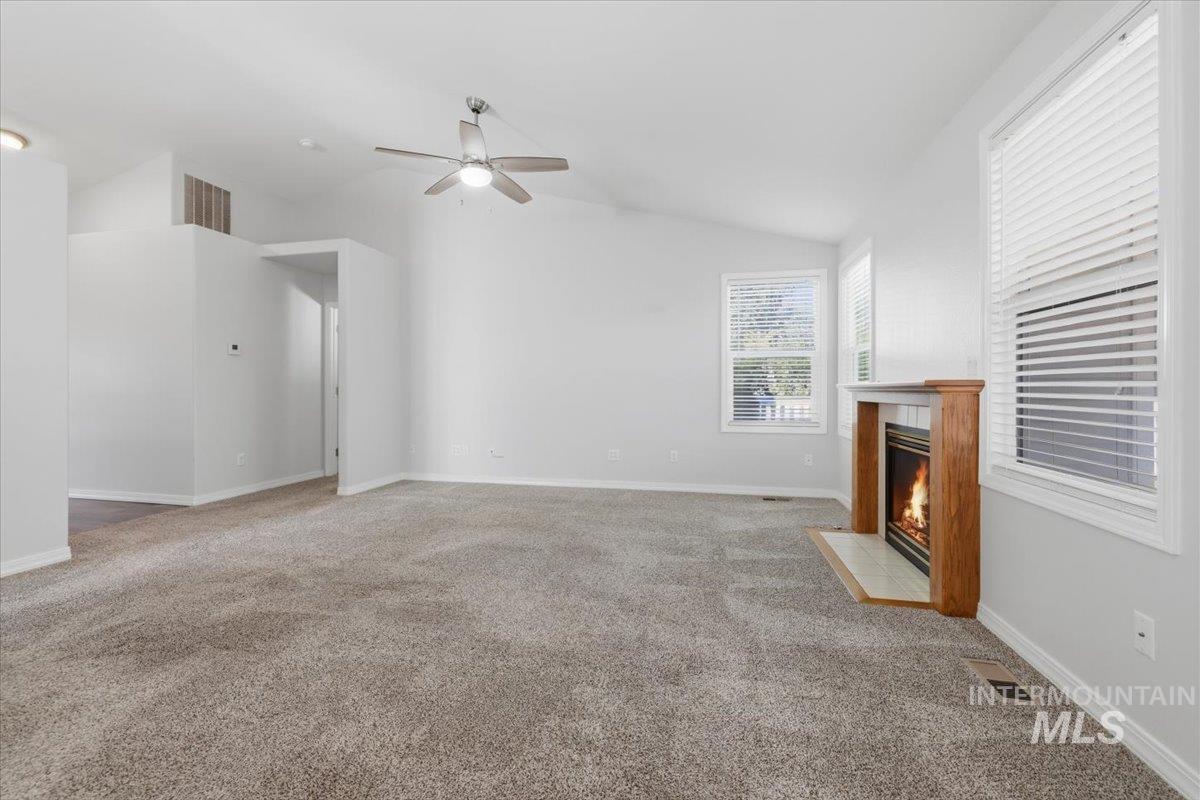 1401 Lois Ln, Nampa, Idaho 83686-2852, 3 Bedrooms, 2.5 Bathrooms, Residential For Sale, Price $384,900, 98989790