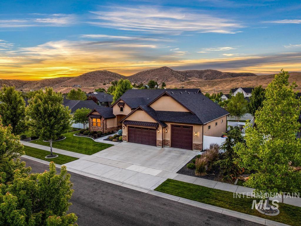 9254 W Sparks Lake Drive, Boise, Idaho 83714, 3 Bedrooms, 2.5 Bathrooms, Residential For Sale, Price $959,000,MLS 98989792