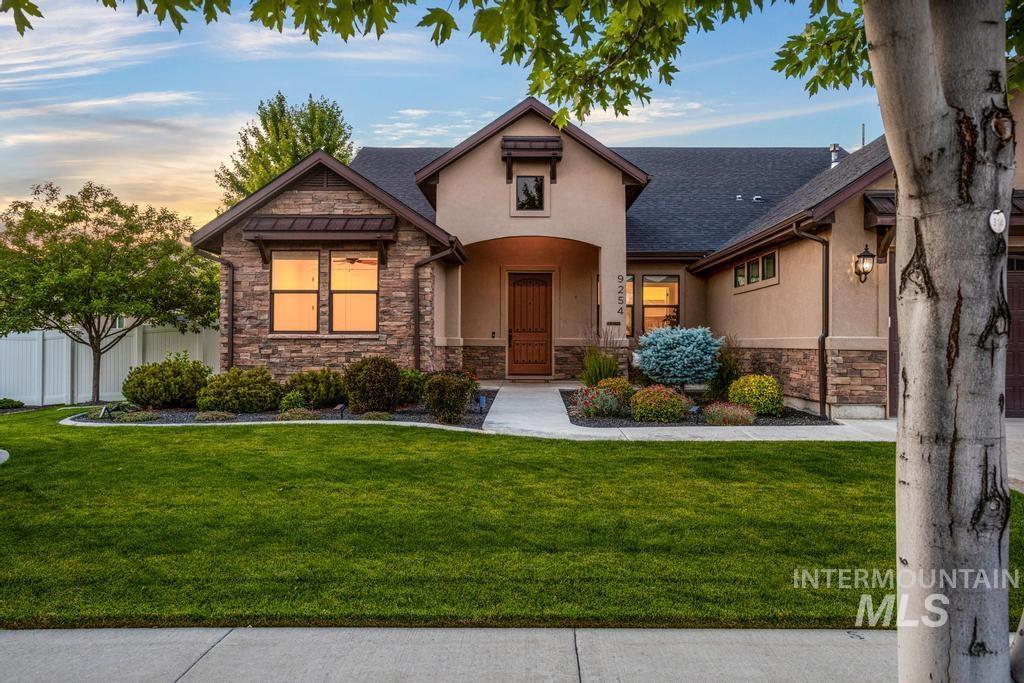 9254 W Sparks Lake Drive, Boise, Idaho 83714, 3 Bedrooms, 2.5 Bathrooms, Residential For Sale, Price $959,000,MLS 98989792